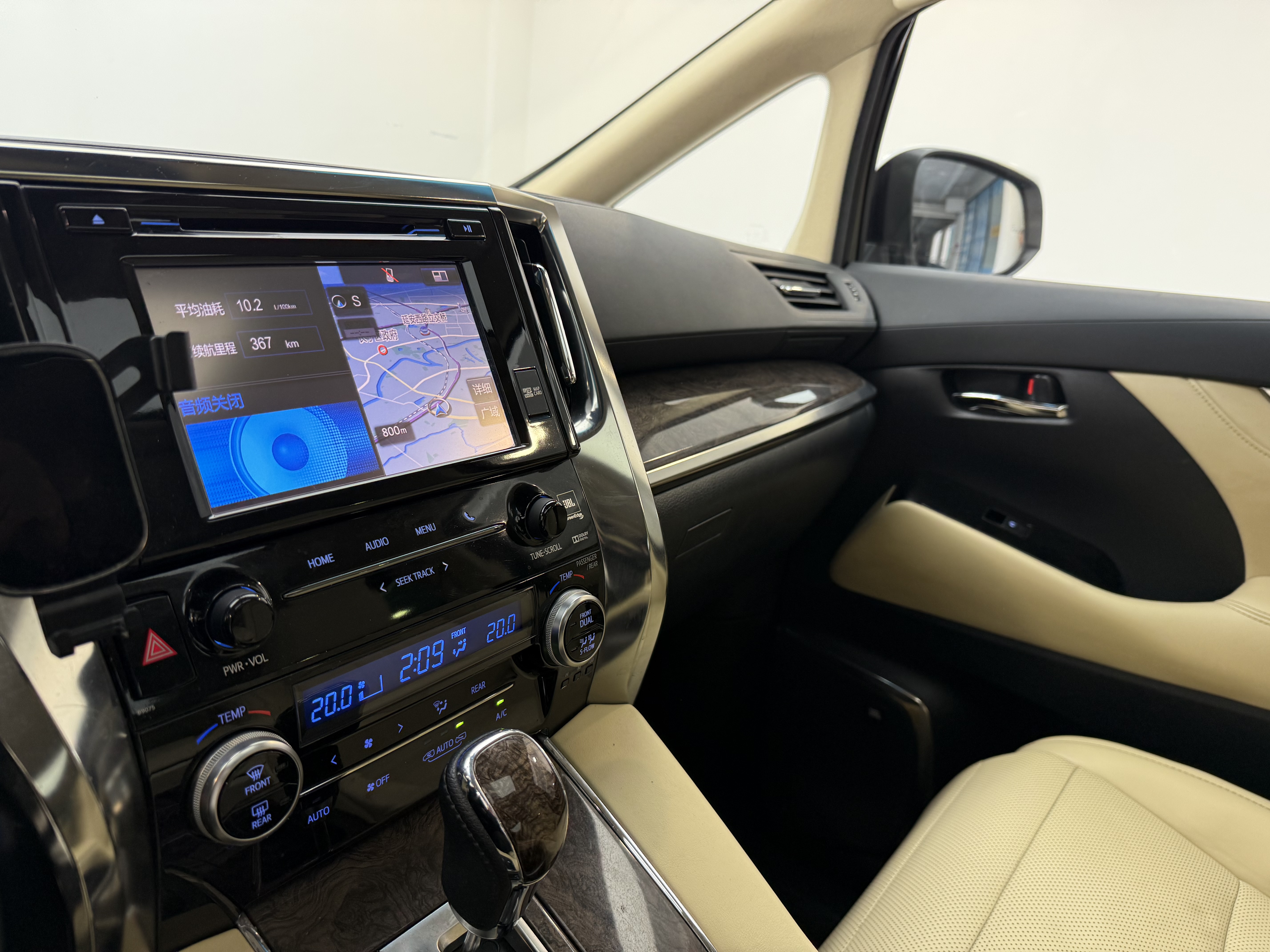 Toyota Alphard 2020 #19 Toyota Alphard 2020 car image #19