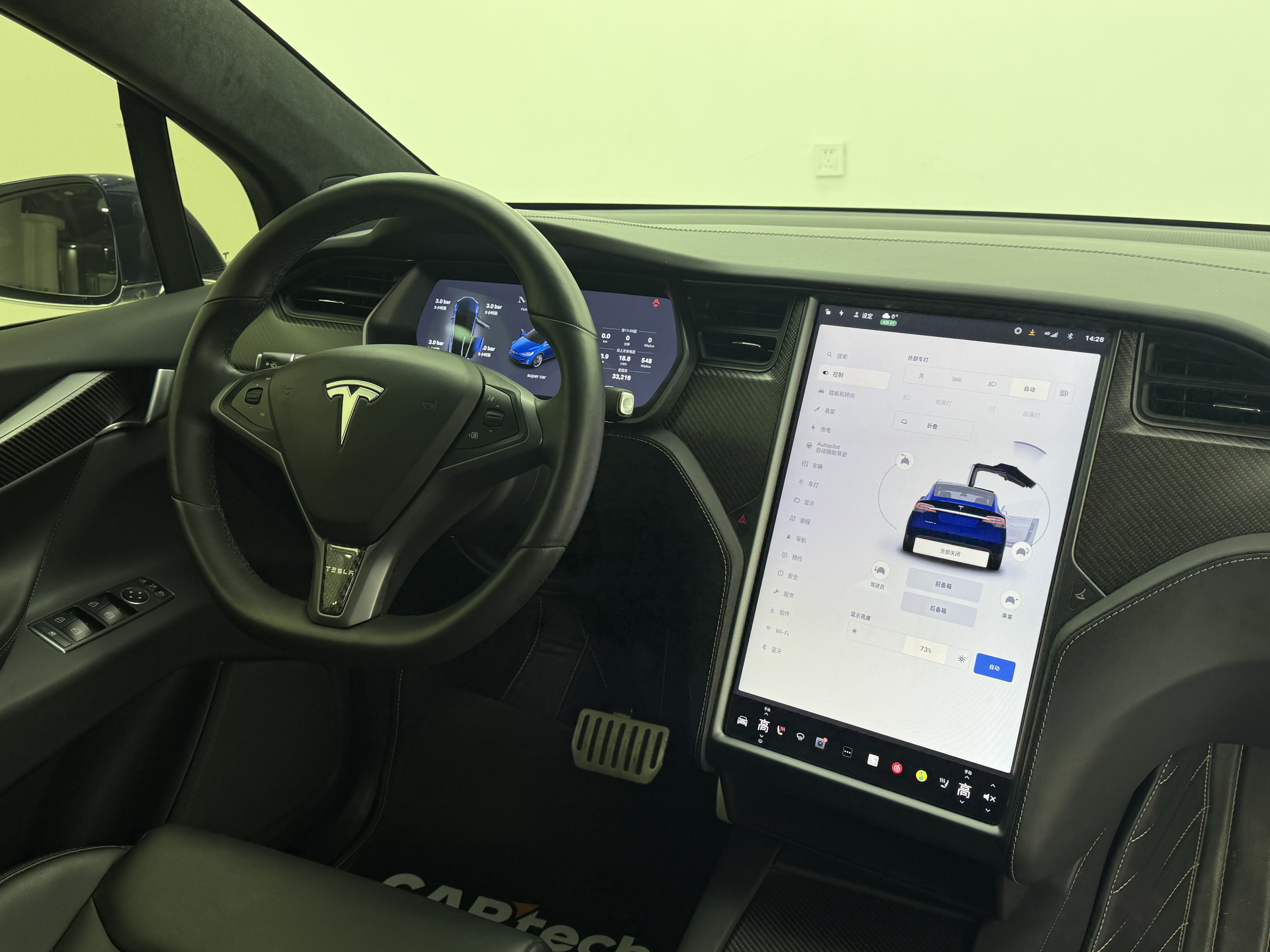 Tesla Model X 2020 car image #19