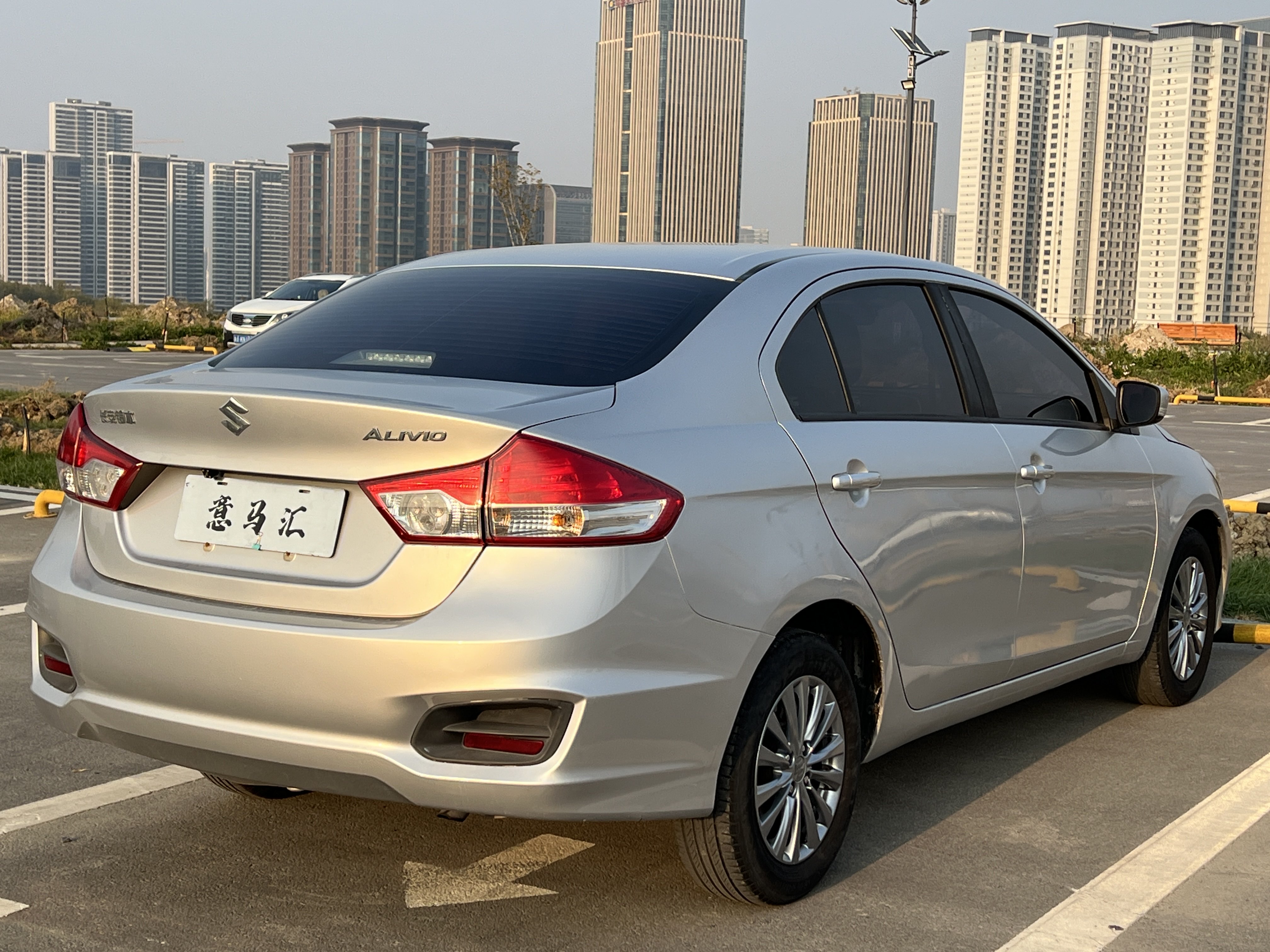 Suzuki Ciaz 2016 изображение автомобиля #19