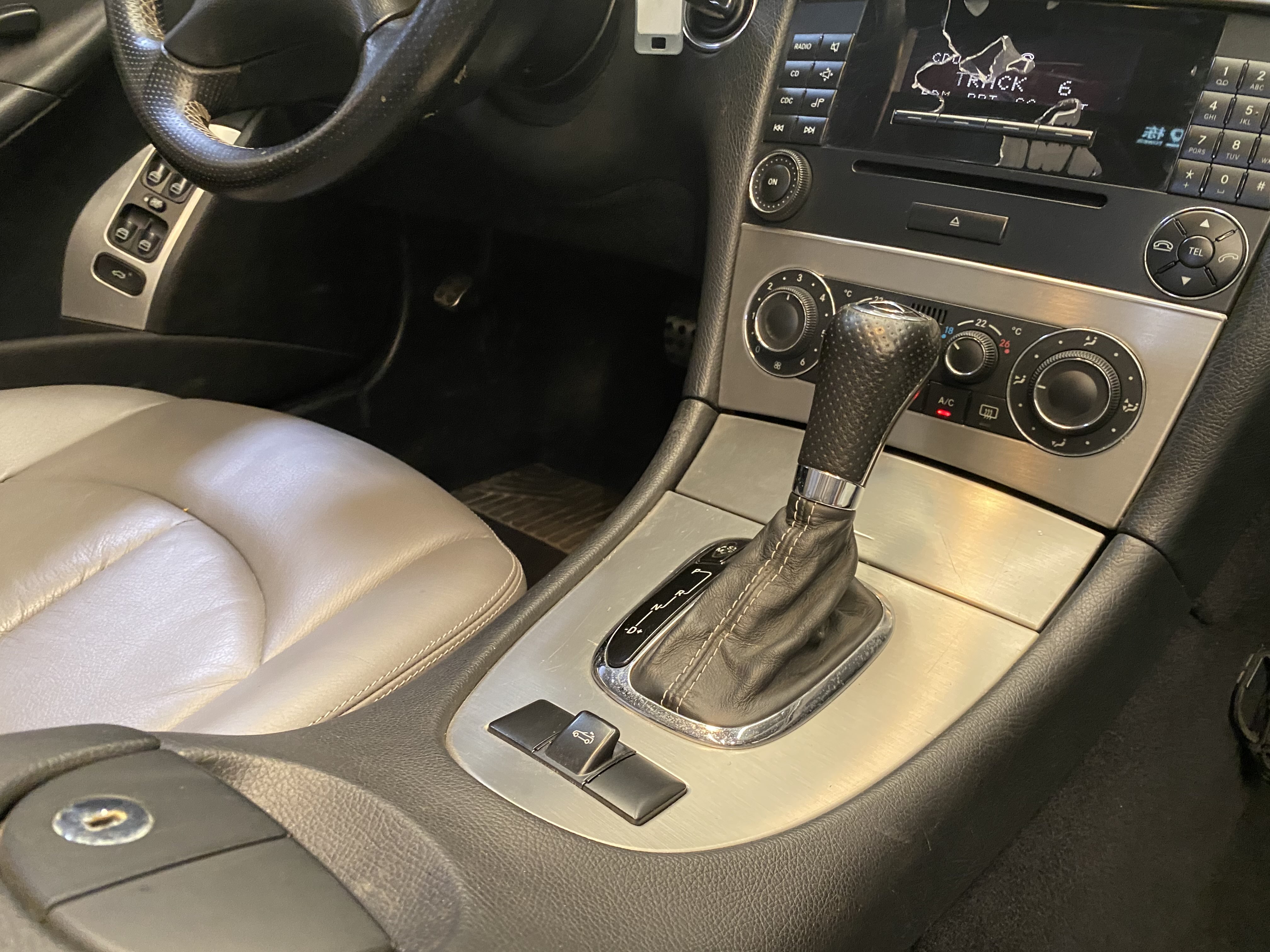 Mercedes-Benz CLK Class 2009 immagine di auto #19