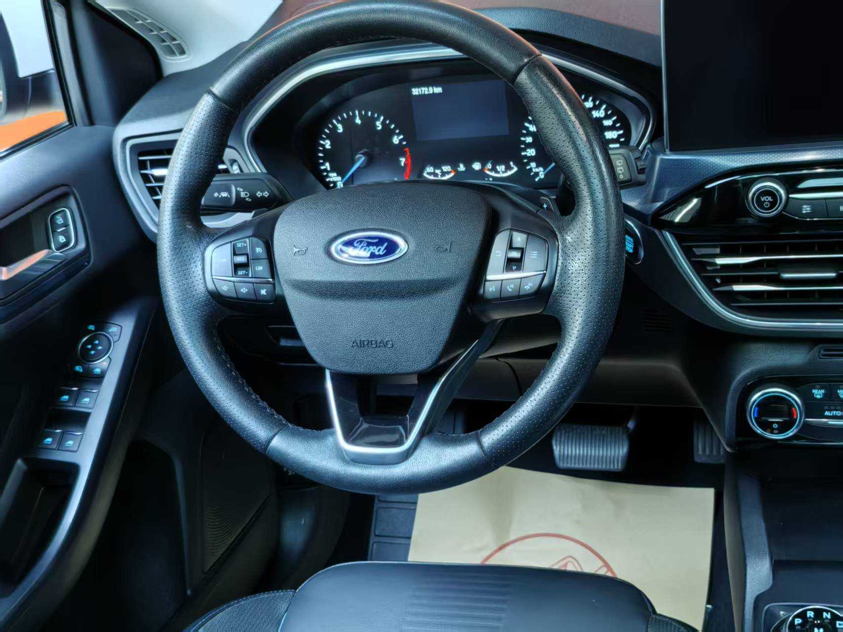 Ford Focus Active 2020 car image #19