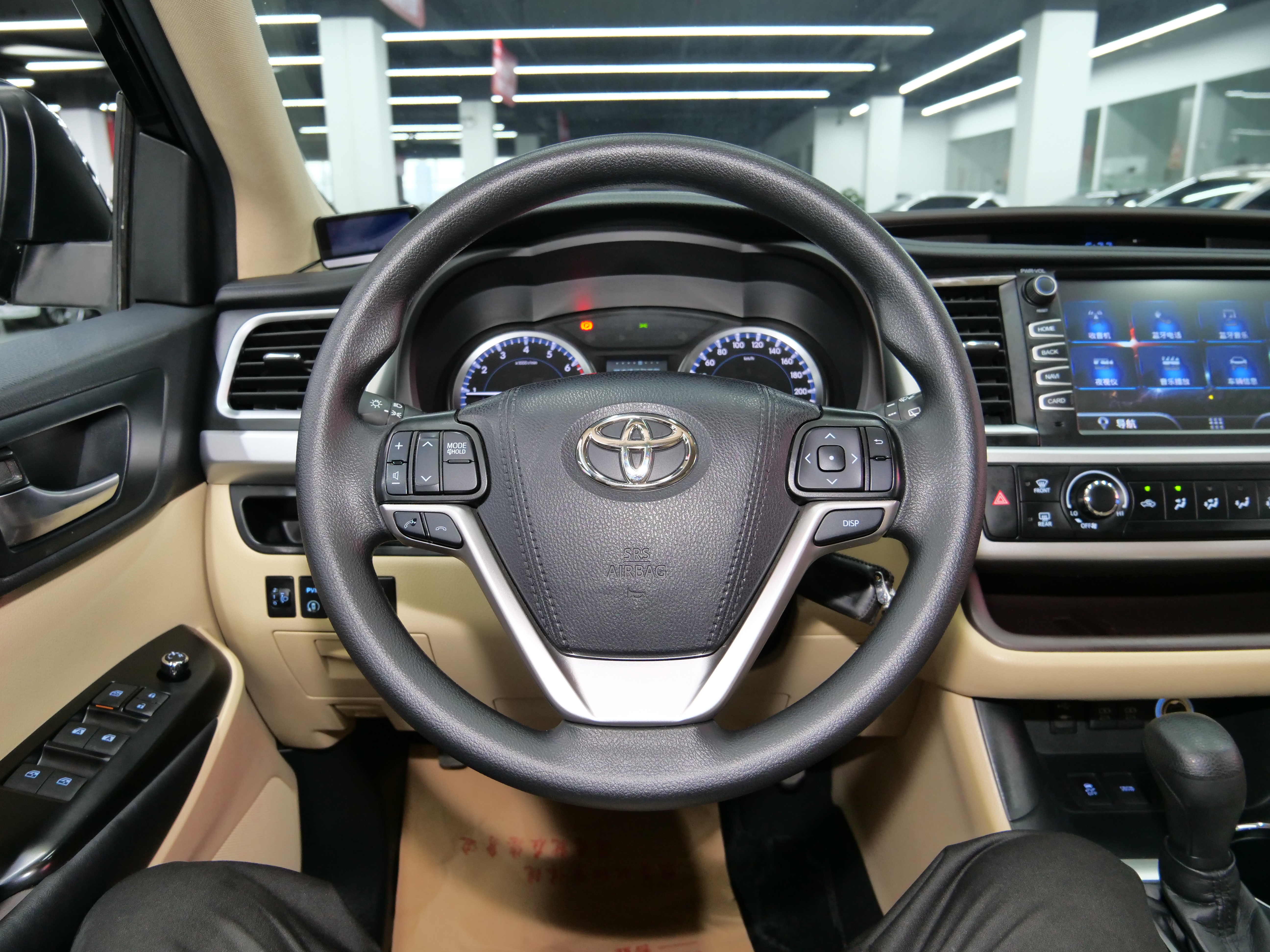 Toyota Highlander 2019 car image #19