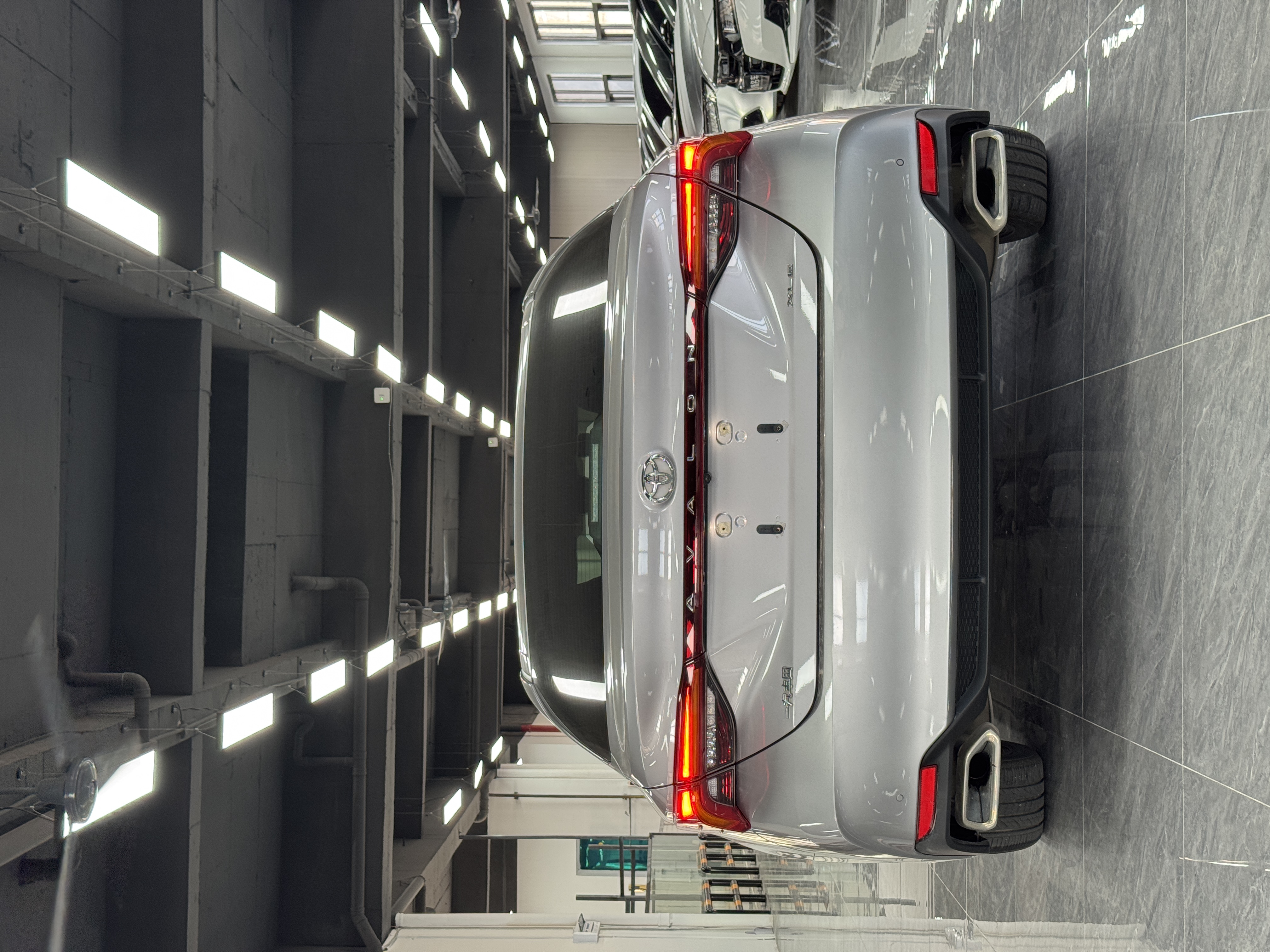Toyota Avalon 2020 car image #19