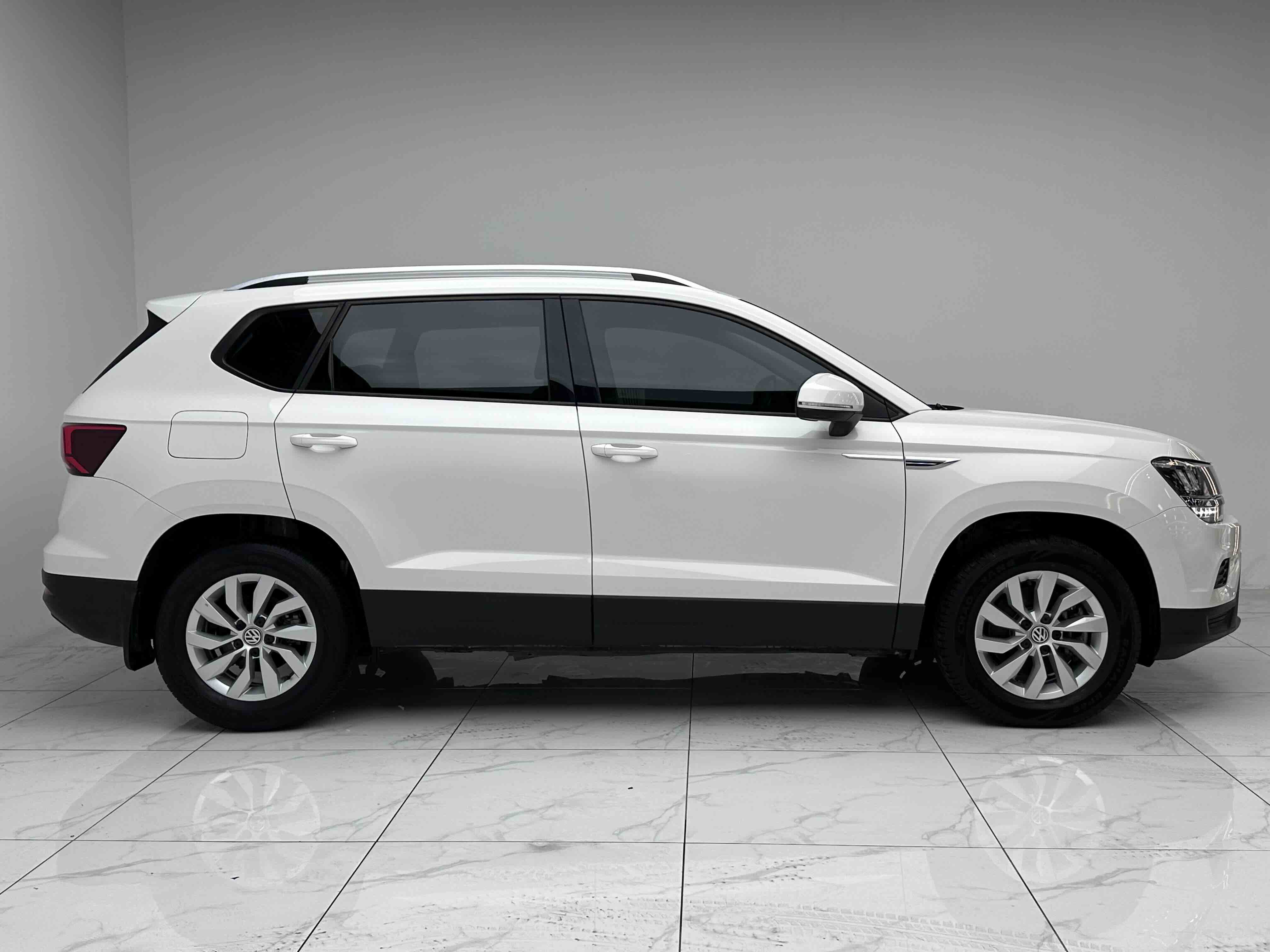 Volkswagen Tharu 2020 car image #19