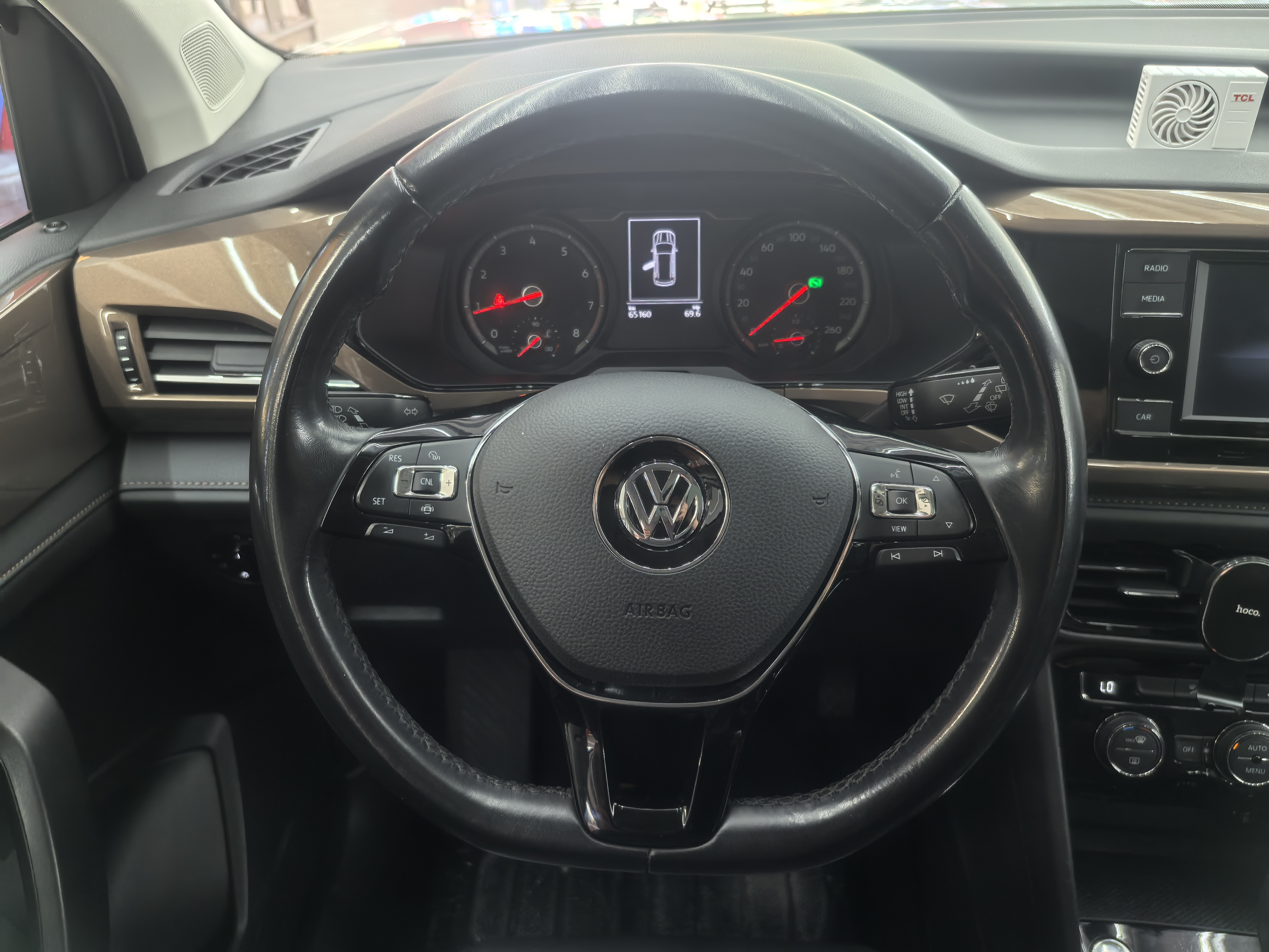Volkswagen Tharu 2020 car image #19