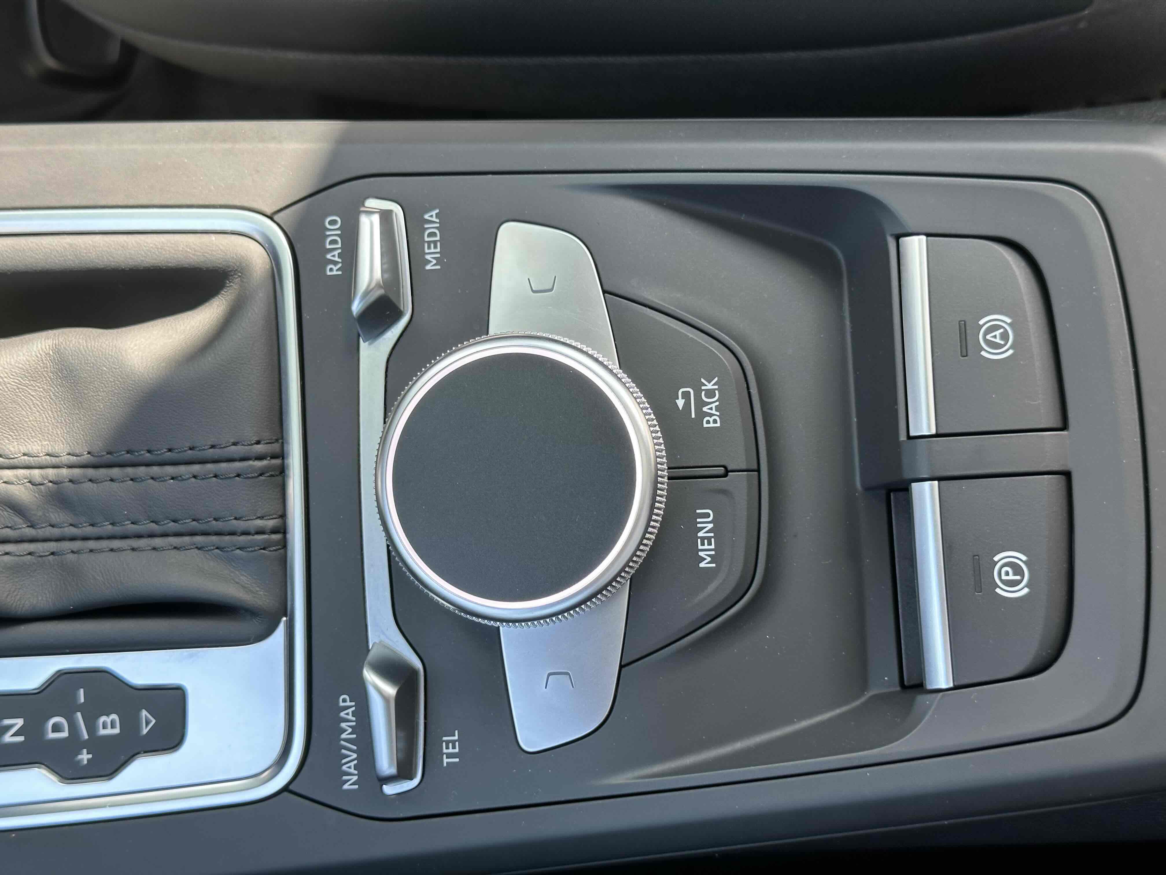 Audi Q2L e-tron 2021 #19 Audi Q2L e-tron 2021 imagen de coche #19