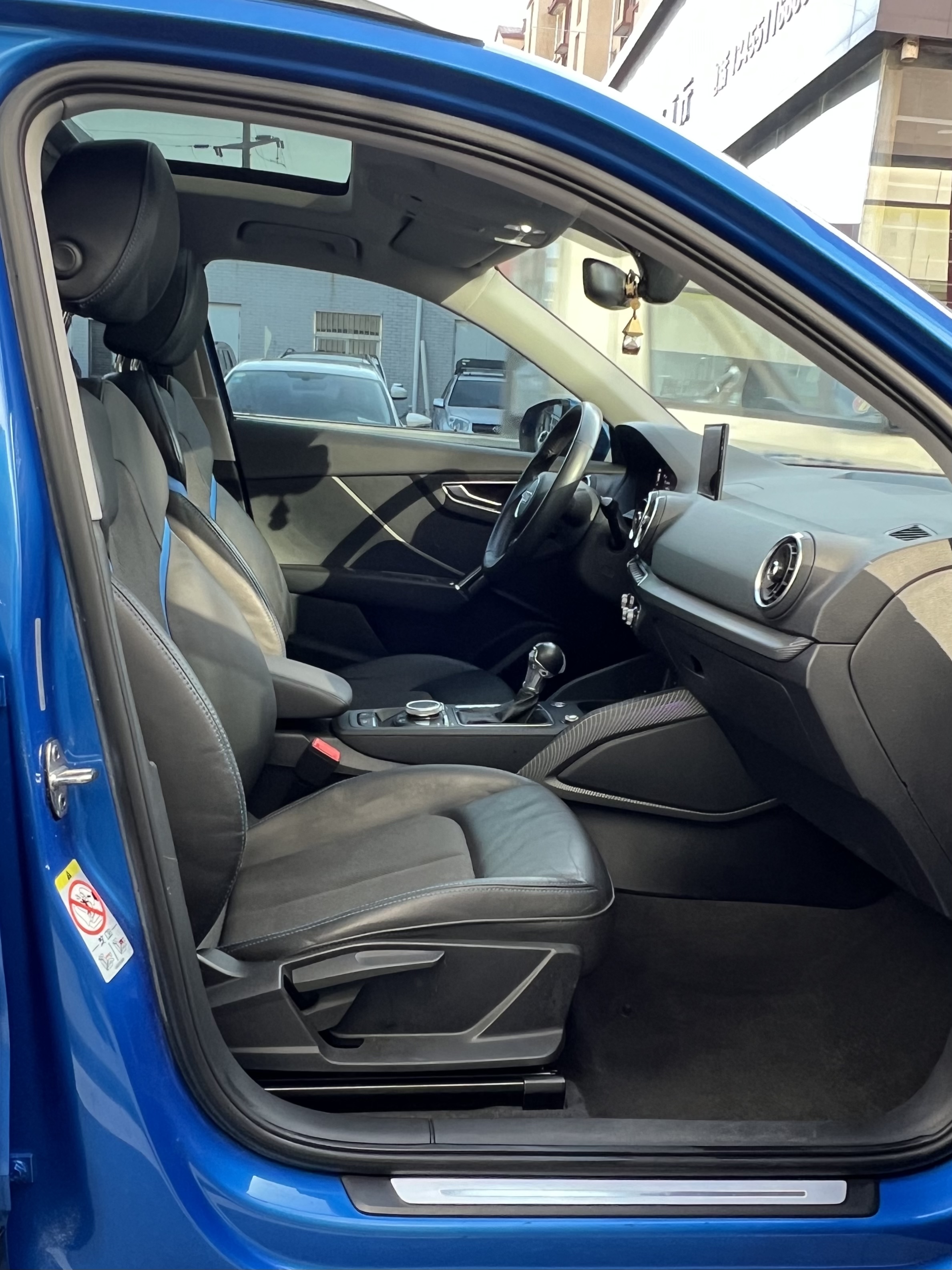 Audi Q2L e-tron 2021 car image #19