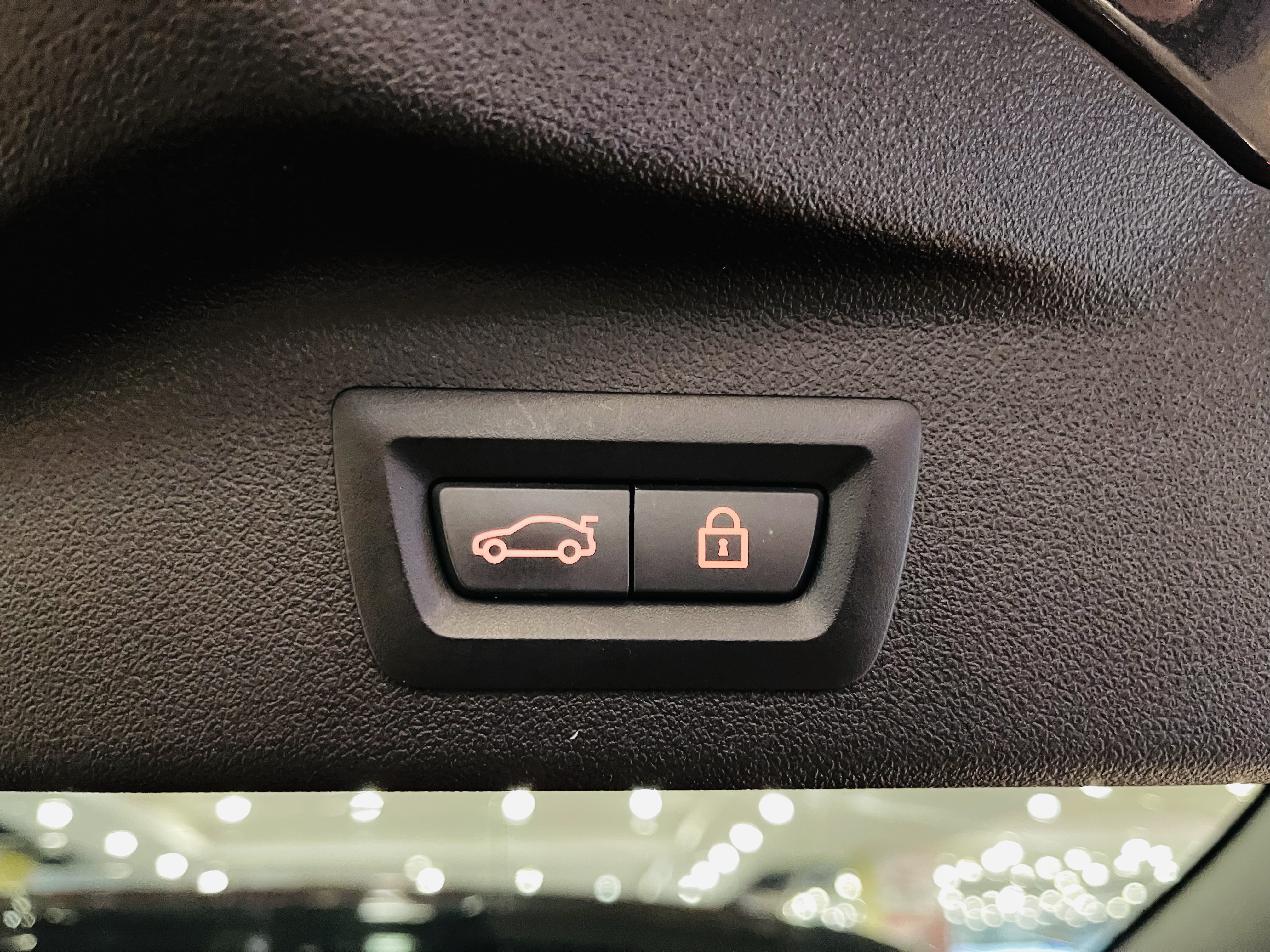 BMW X7 2020 car image #19