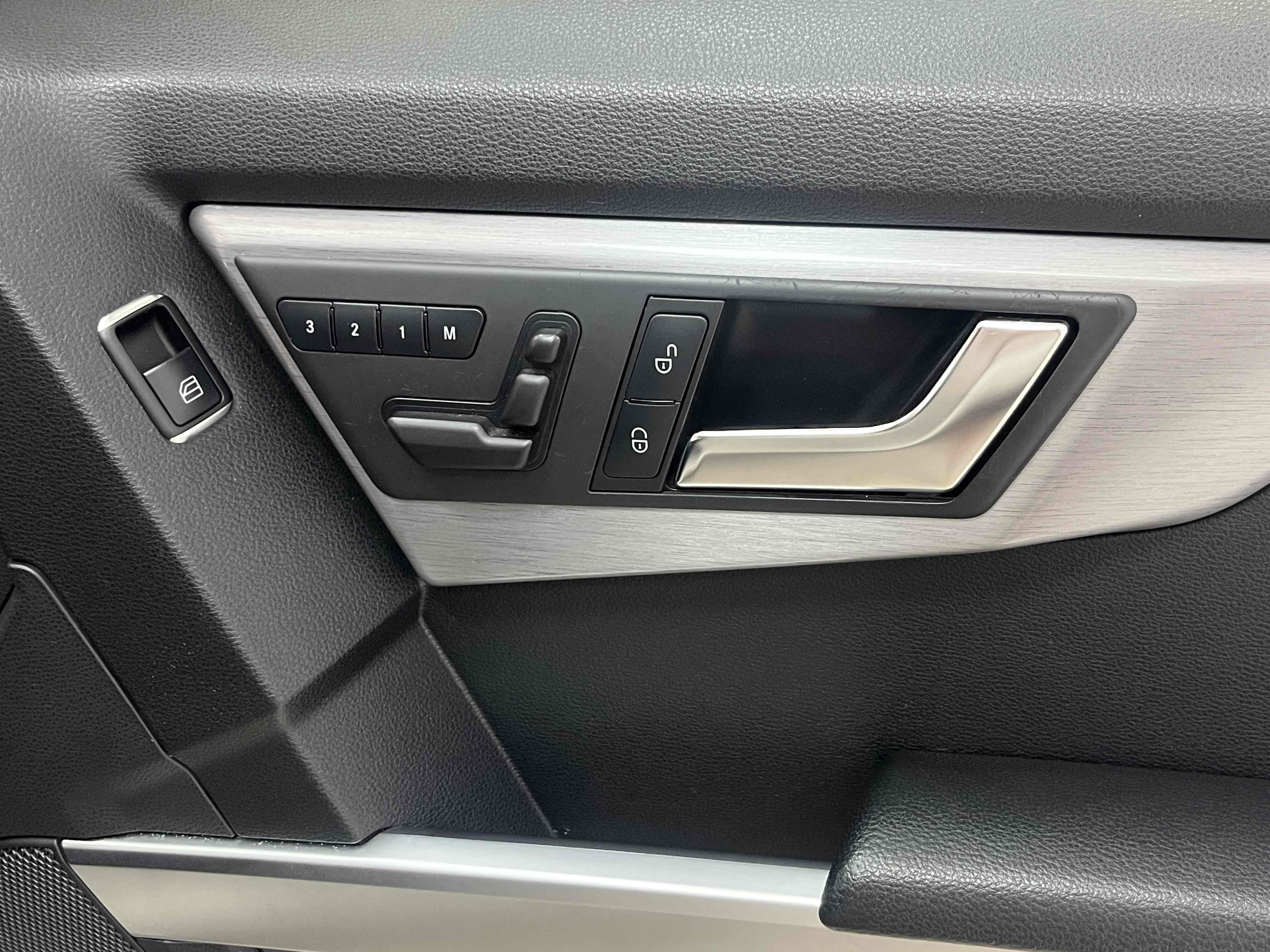 Mercedes-Benz GLK Class (Imported) 2012 #19 Mercedes-Benz GLK Class (Imported) 2012 car image #19