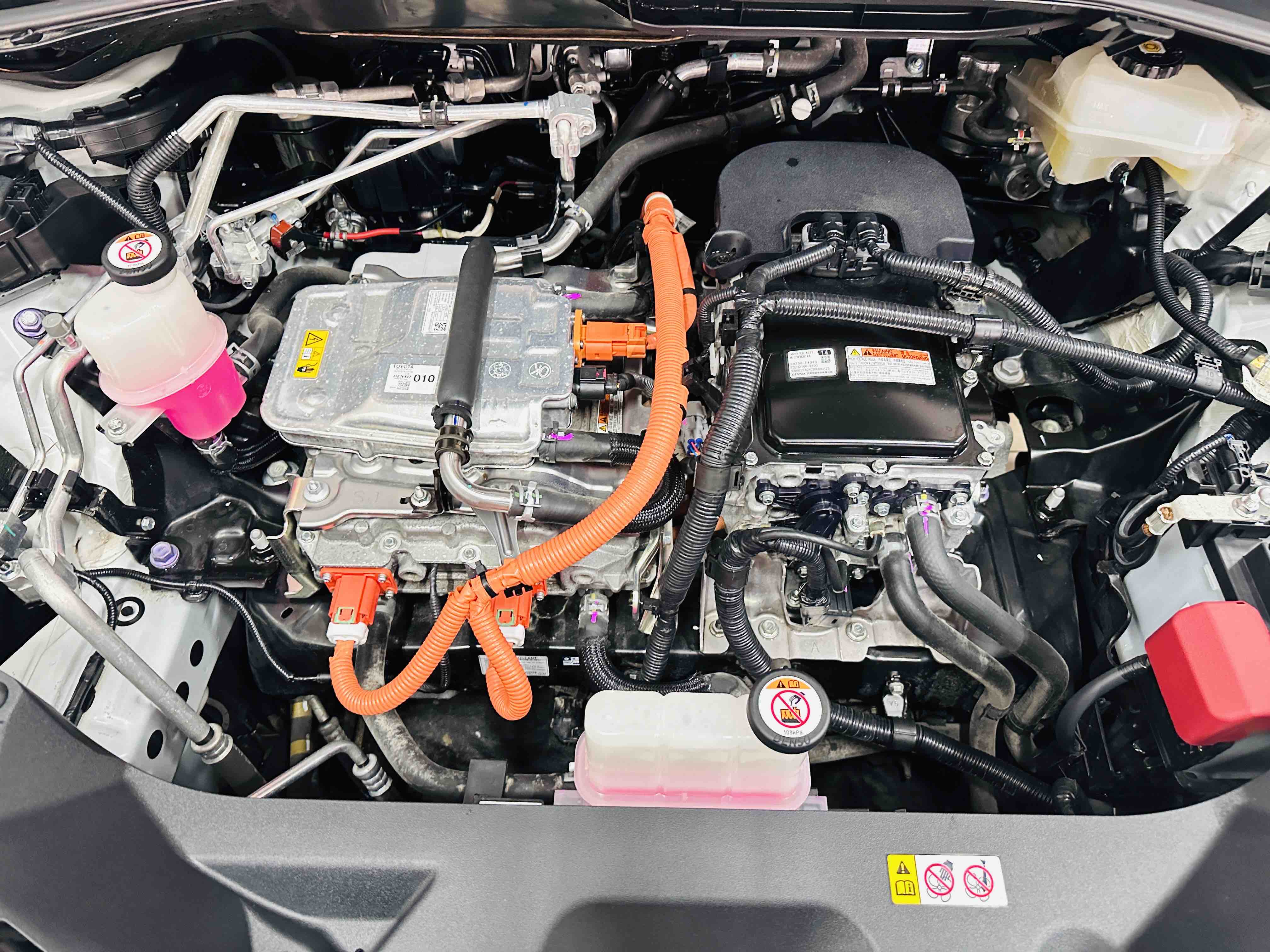 Toyota C-HR EV 2021 immagine di auto #19