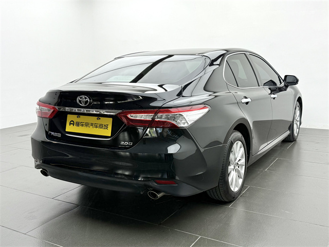 Toyota Camry 2021 car image #19