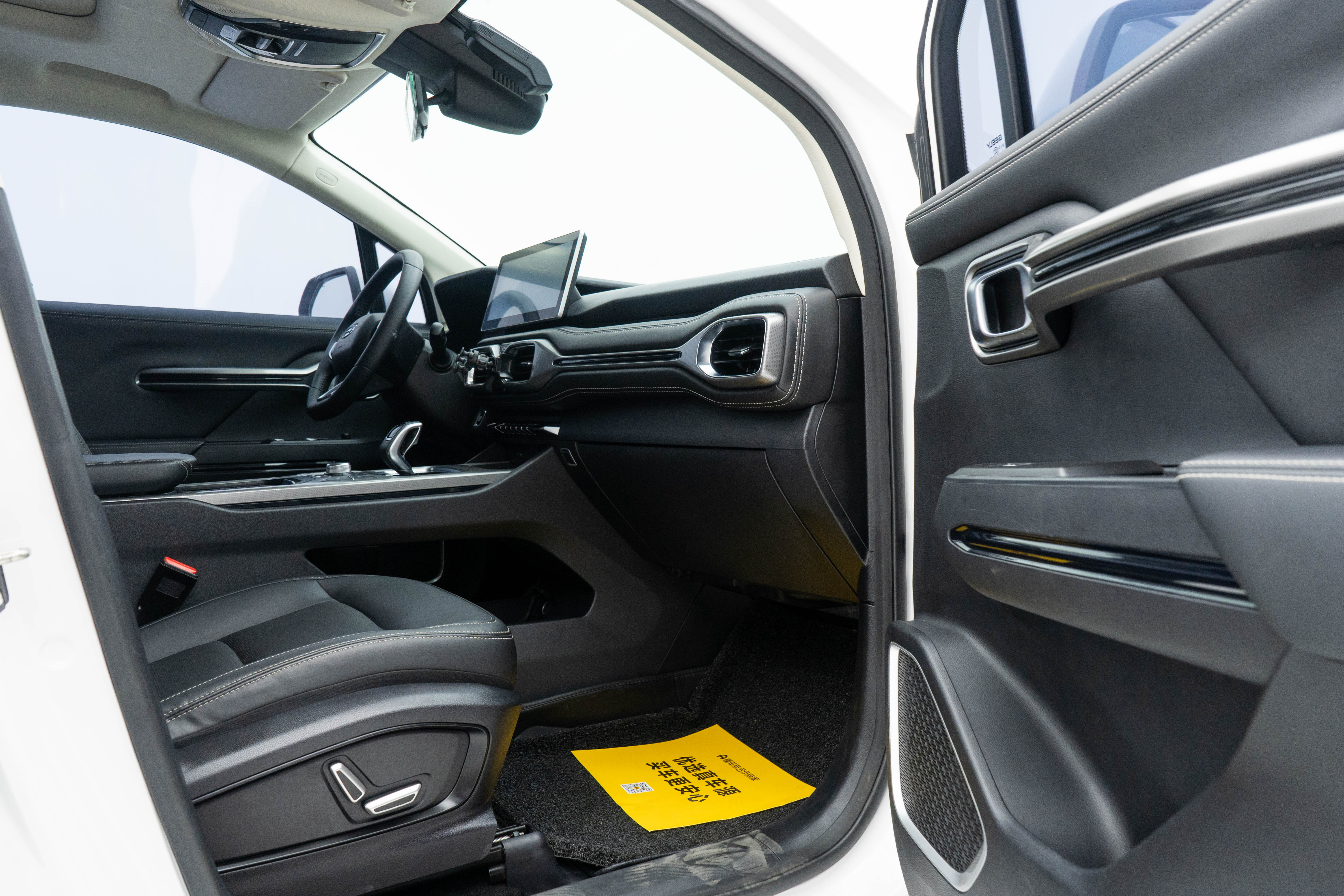 GEELY Okavango 2021 car image #19