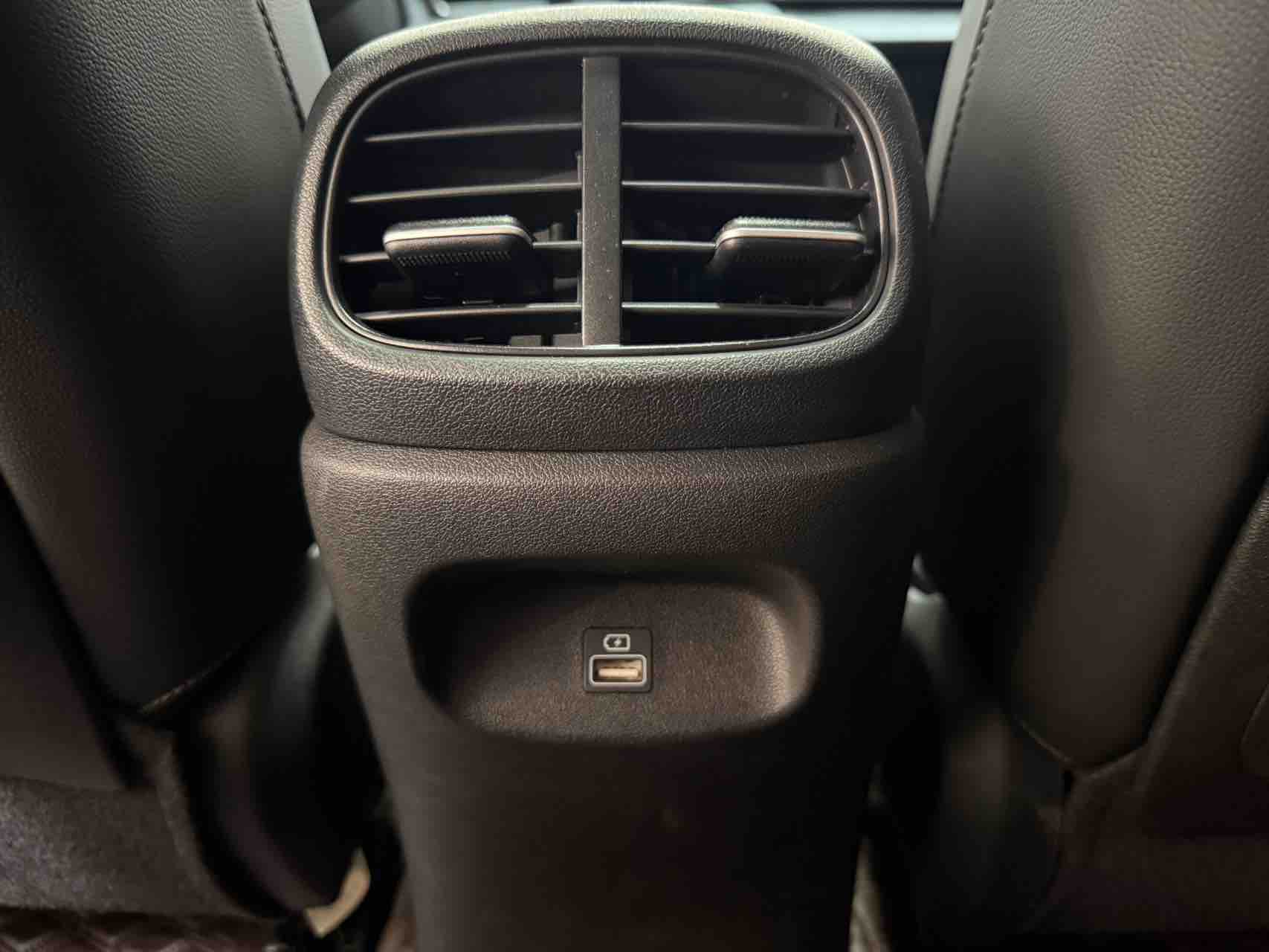 Hyundai Elantra 2021 immagine di auto #19