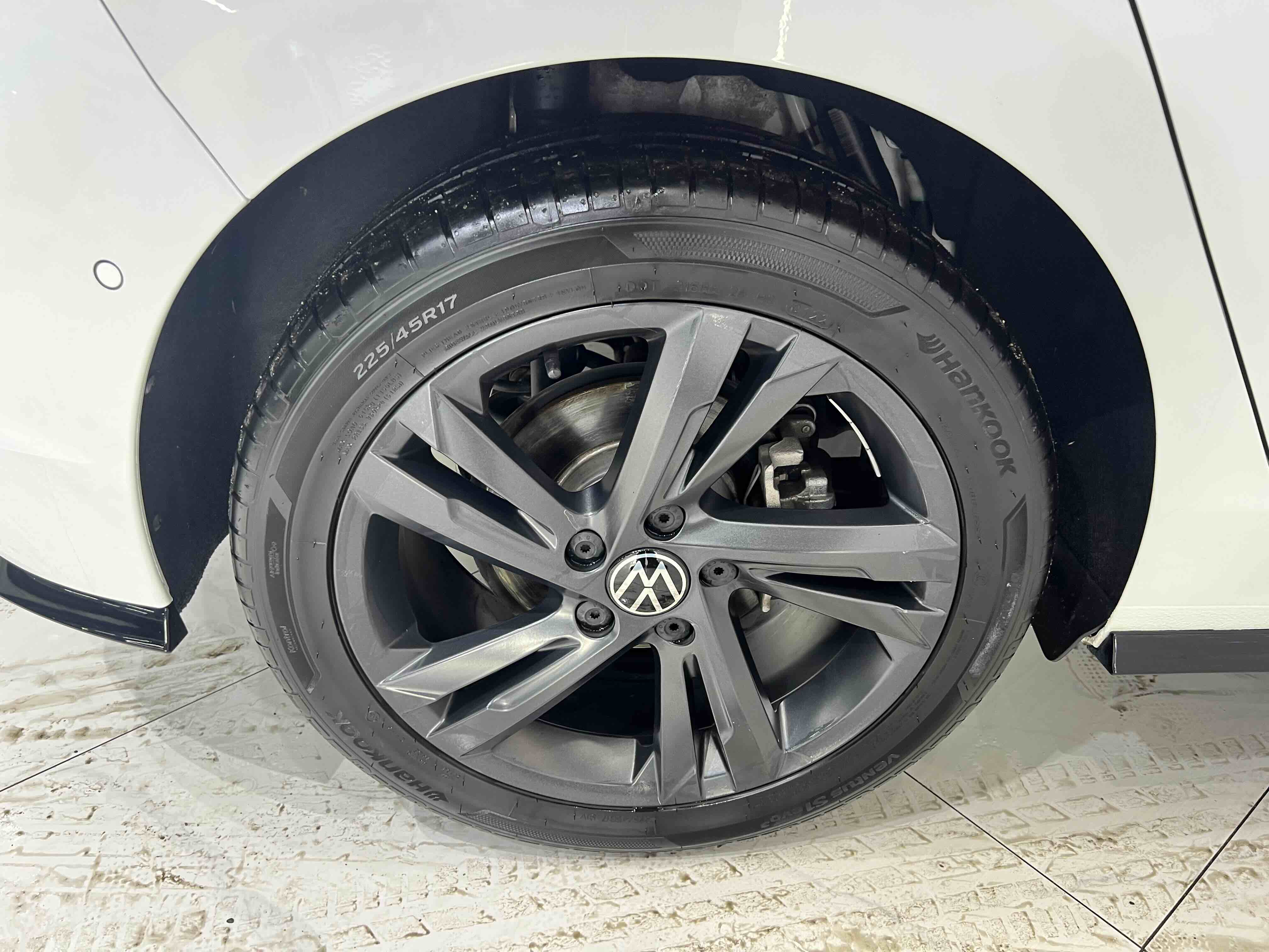 Volkswagen Golf 2022 car image #19