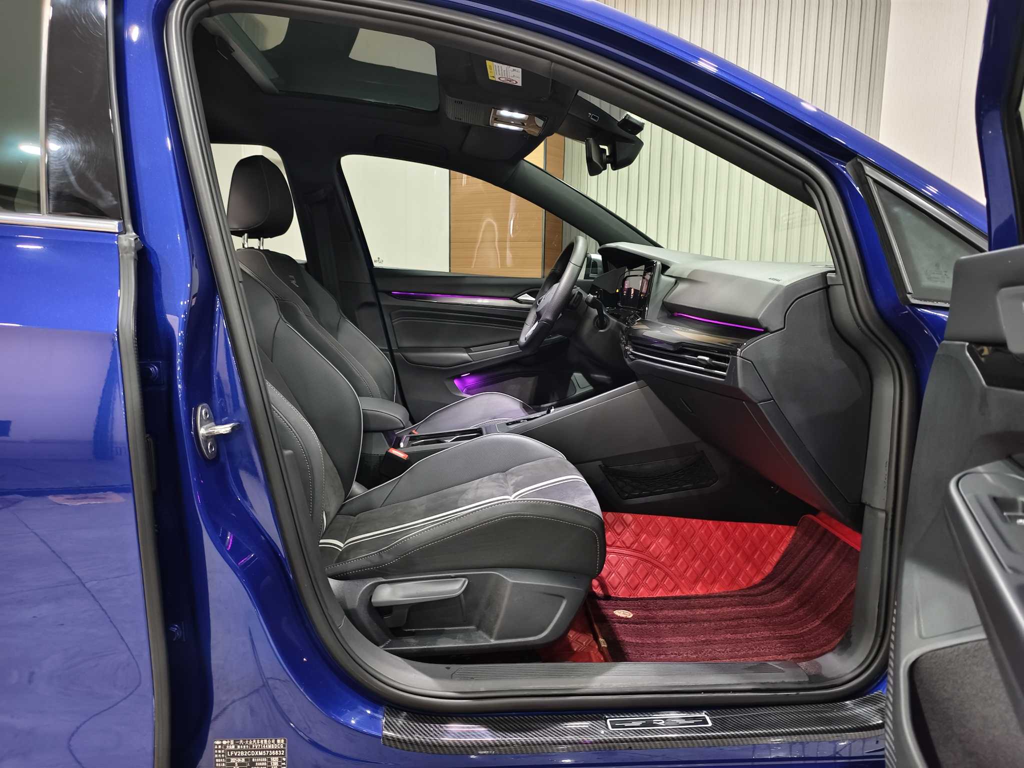 Volkswagen Golf 2021 car image #19