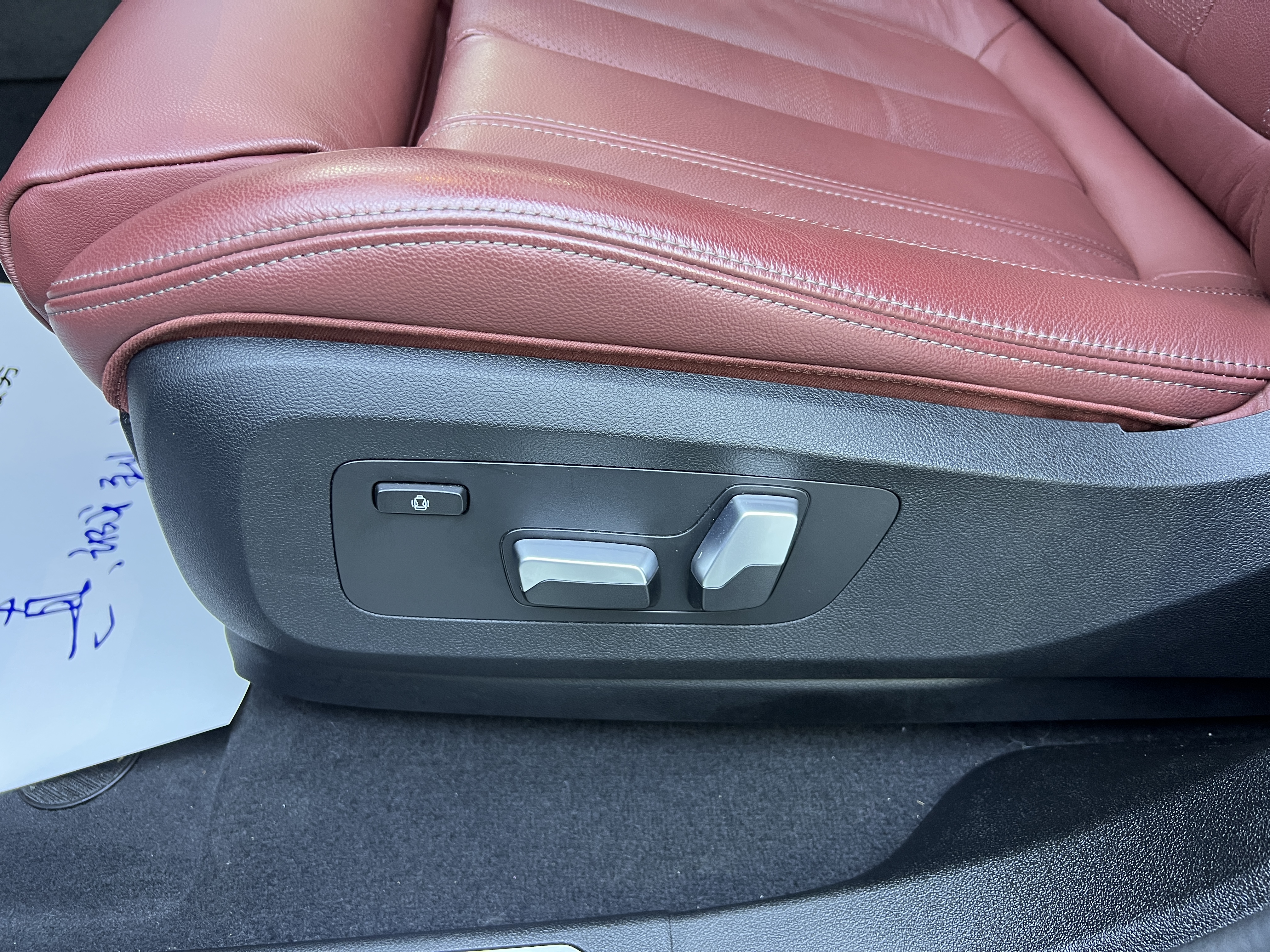 BMW X6 2022 car image #19