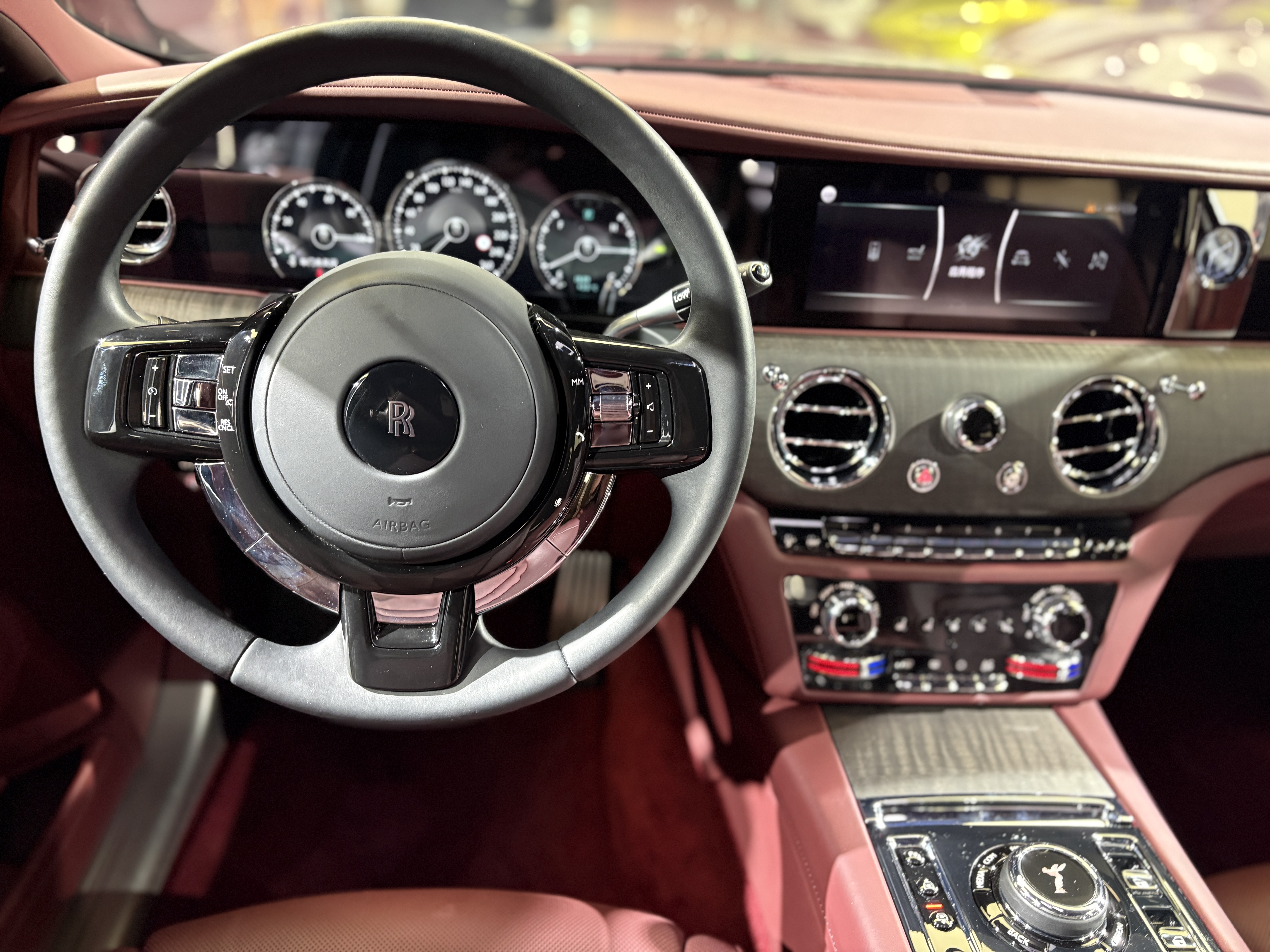 劳斯莱斯 古思特 2022 #19 劳斯莱斯 古思特 2022 汽车图片 #19