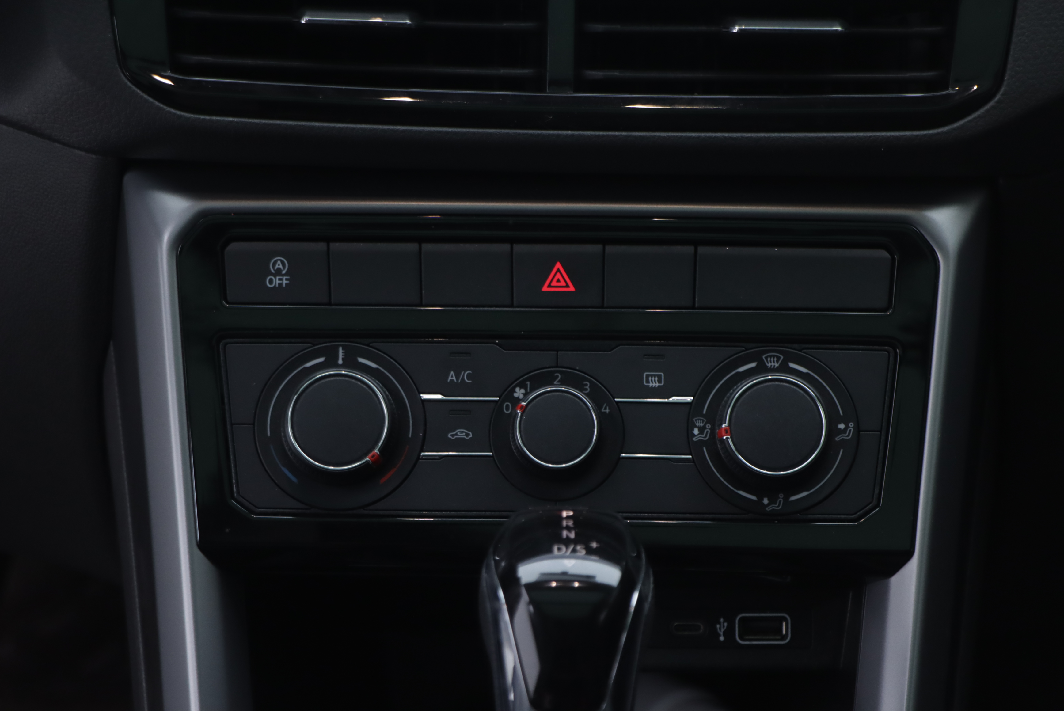 Volkswagen T-Cross 2021 #19 Volkswagen T-Cross 2021 car image #19