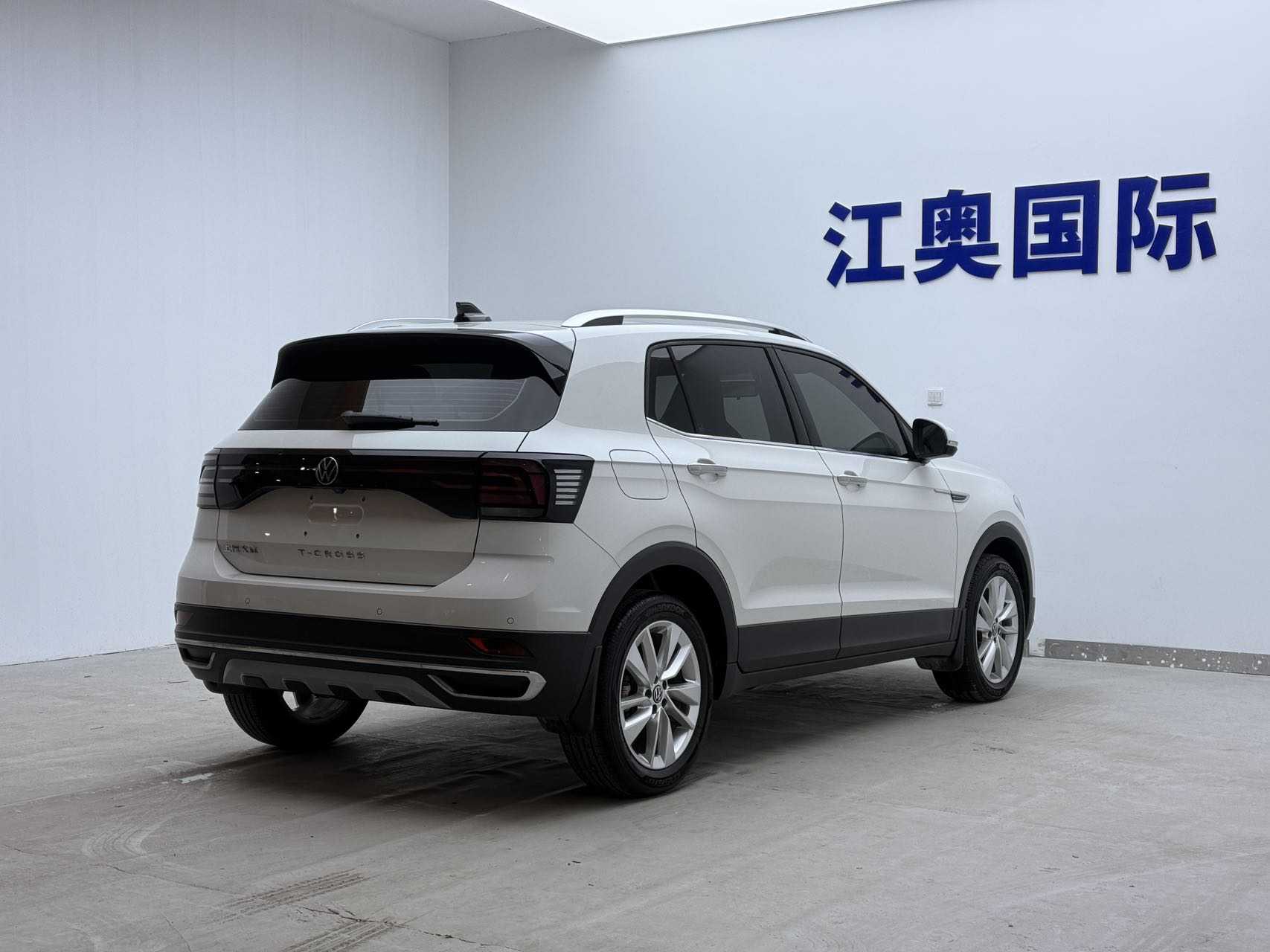 Volkswagen T-Cross 2021 car image #19