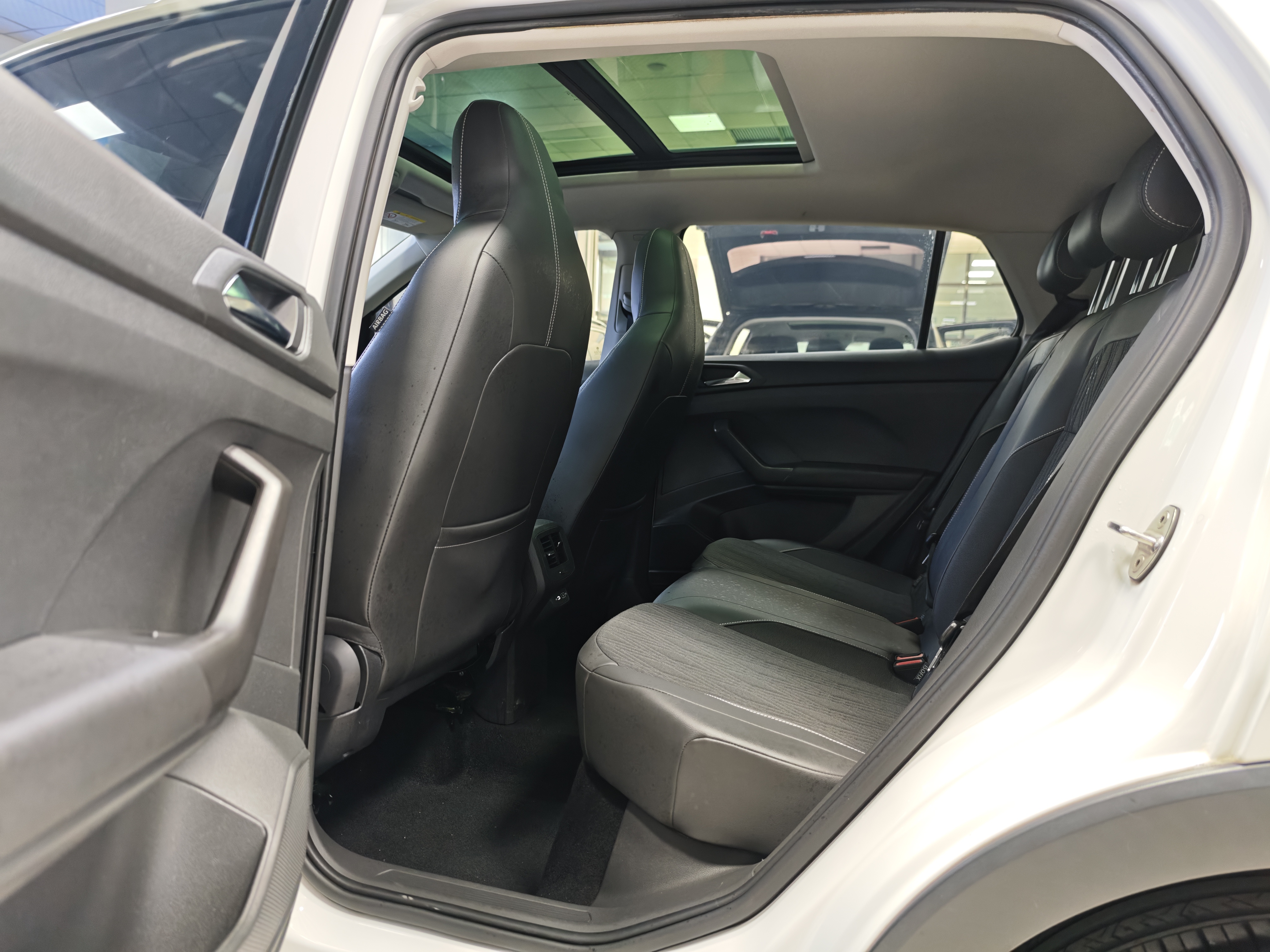 Volkswagen T-Cross 2021 car image #19