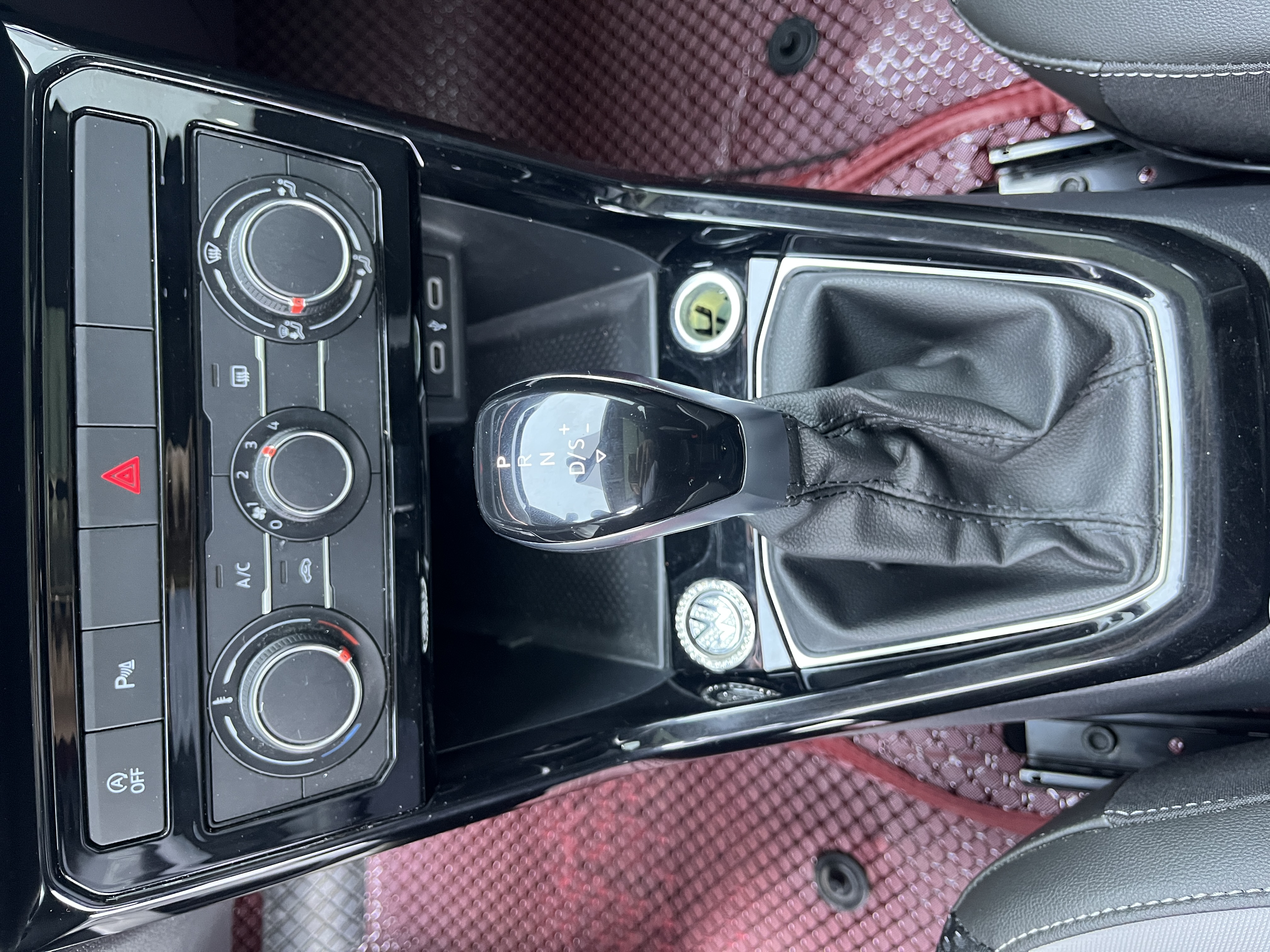 Tacqua 2021 car image #19