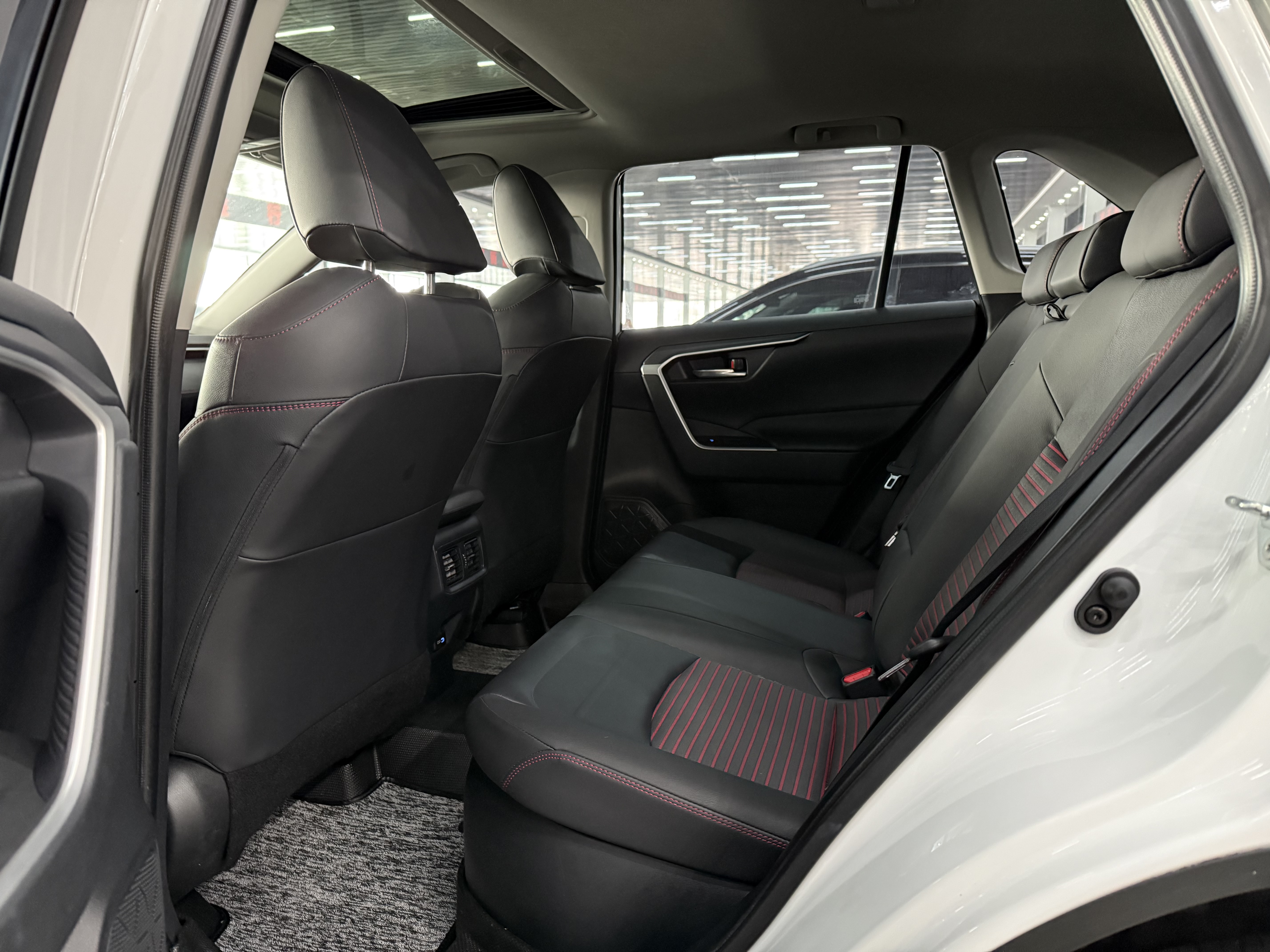 Toyota RAV4 Hybird E+ 2022 car image #19