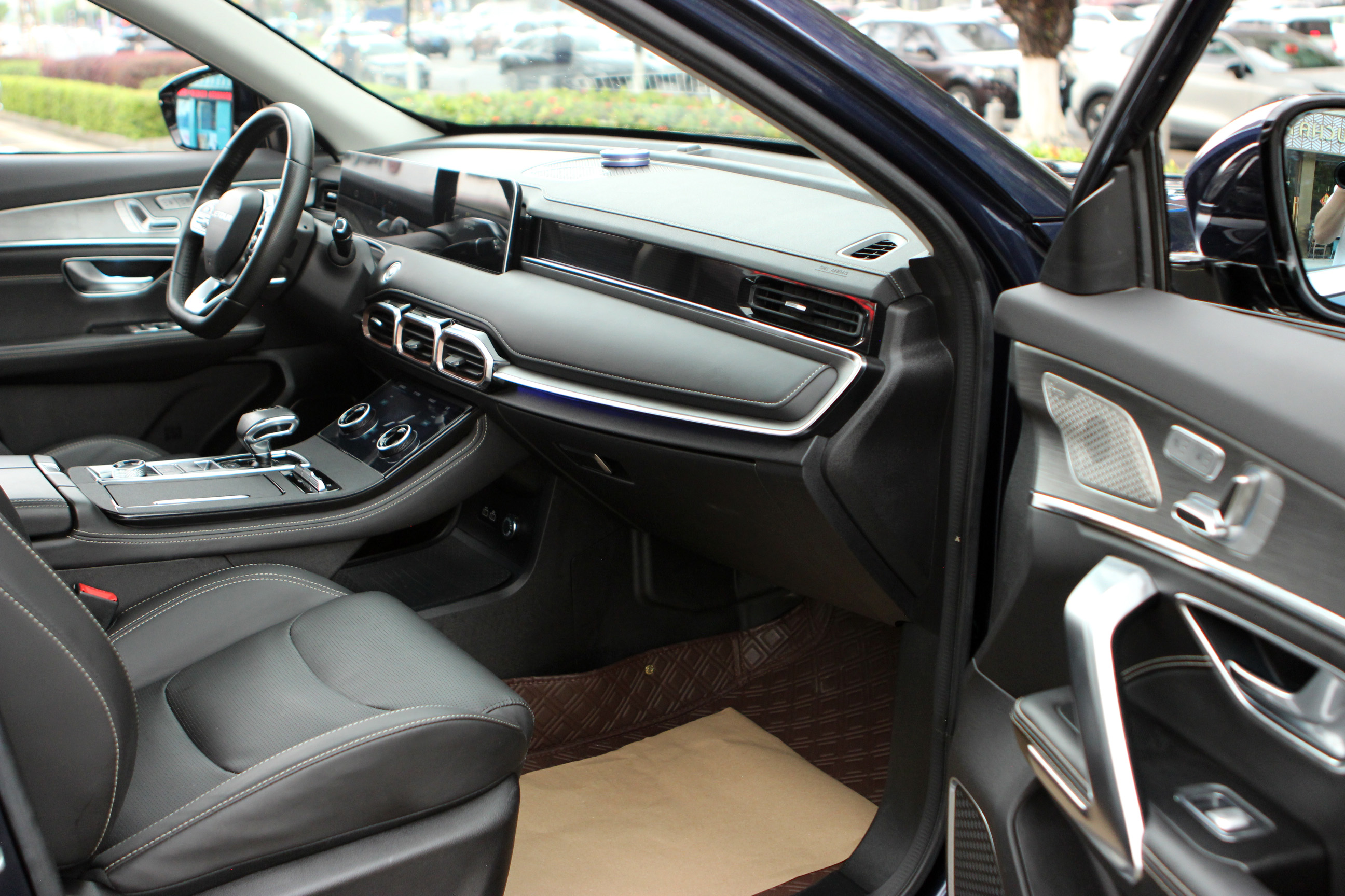 X70 PLUS 2022 car image #19