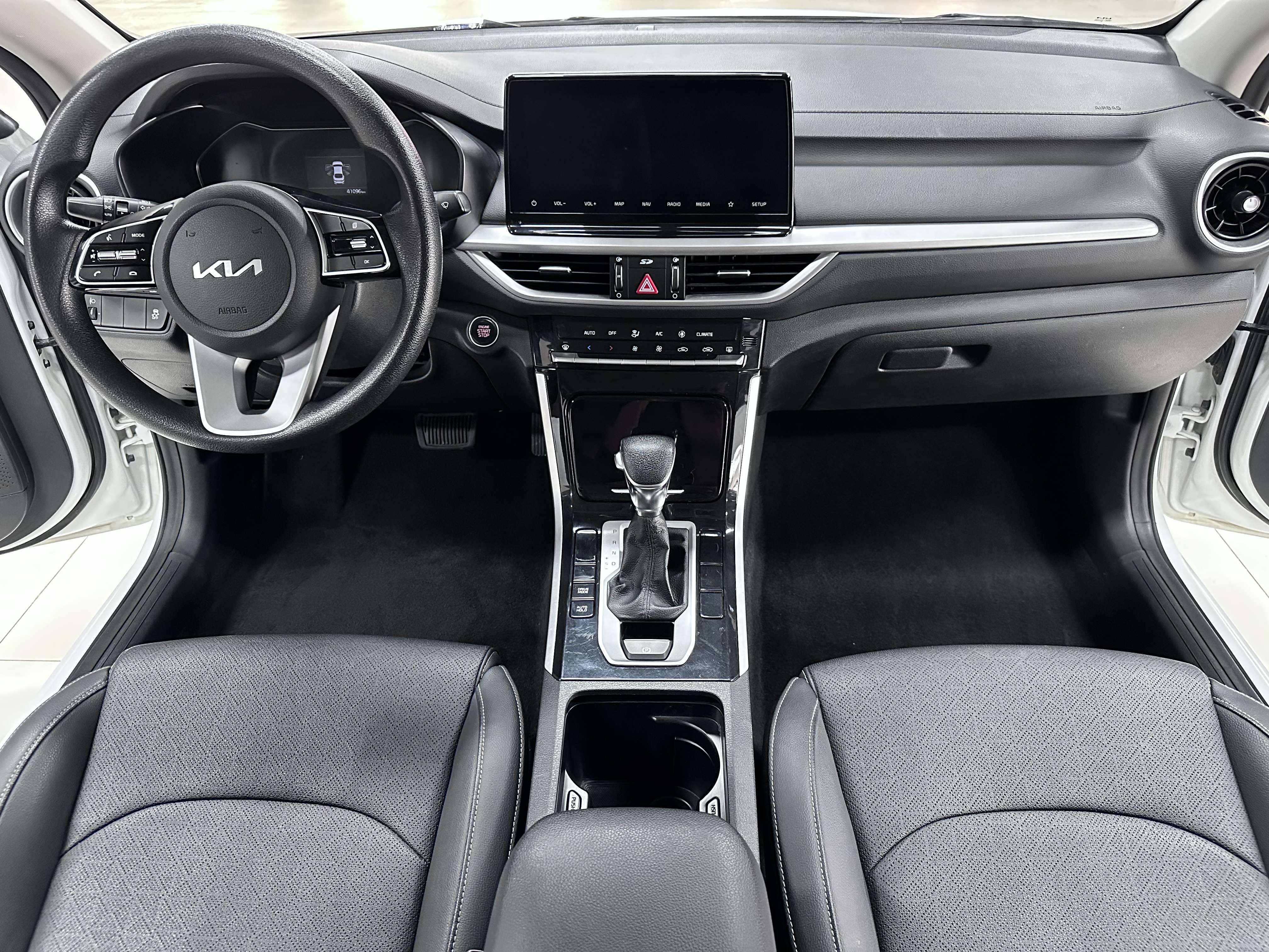 起亚 起亚K3 2023 汽车图片 #19