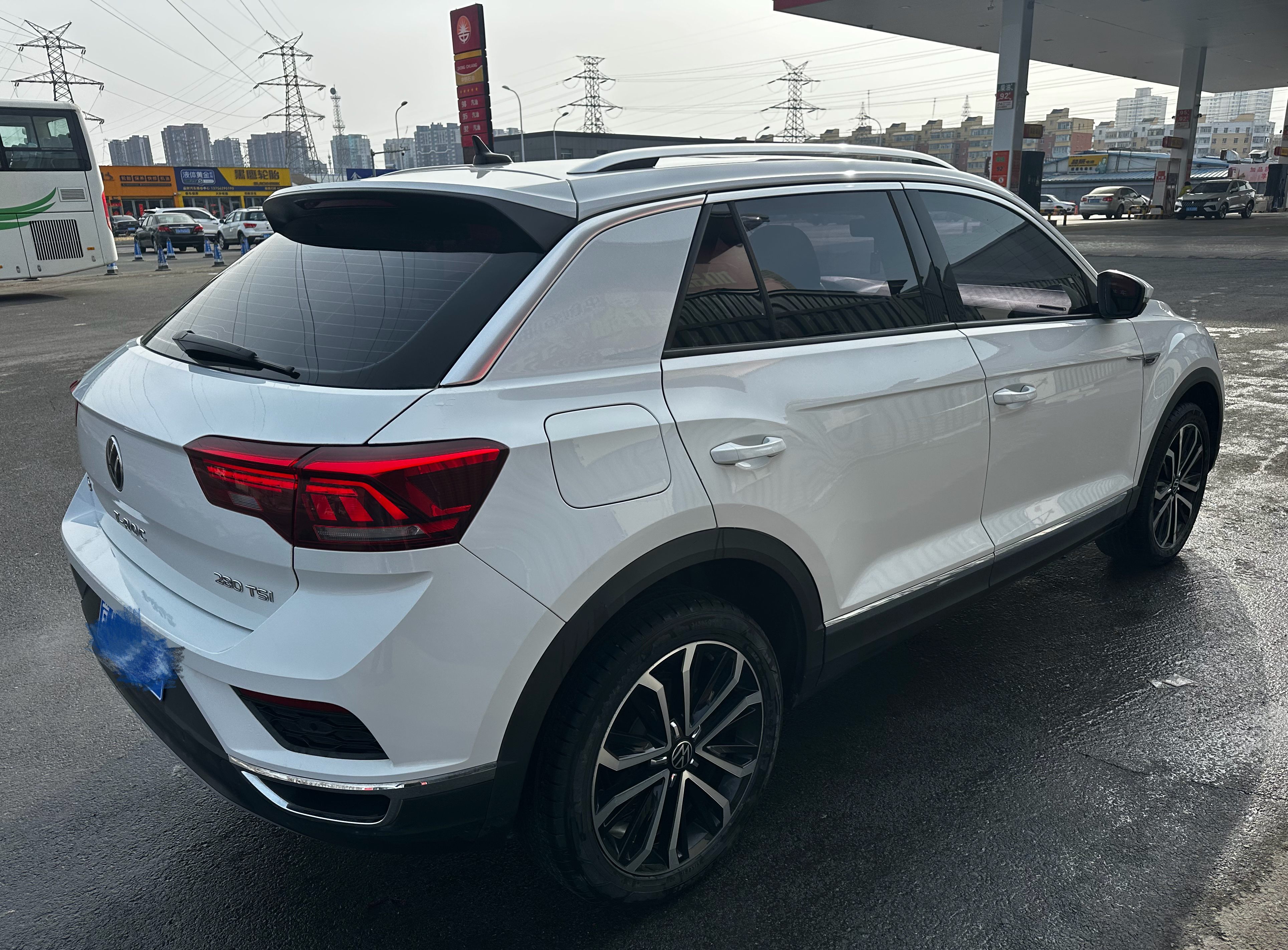 Volkswagen T-Roc 2022 car image #19