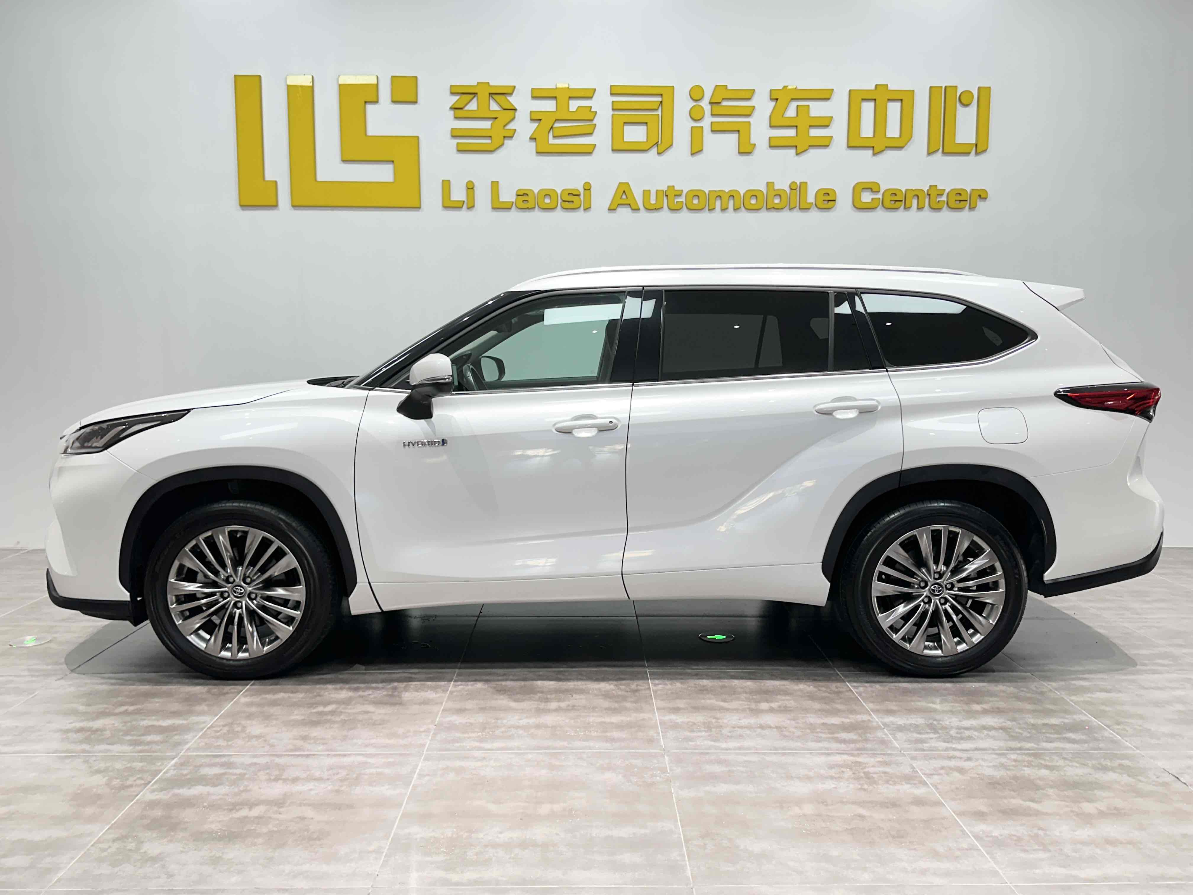 Toyota Highlander 2023 #19 Toyota Highlander 2023 car image #19