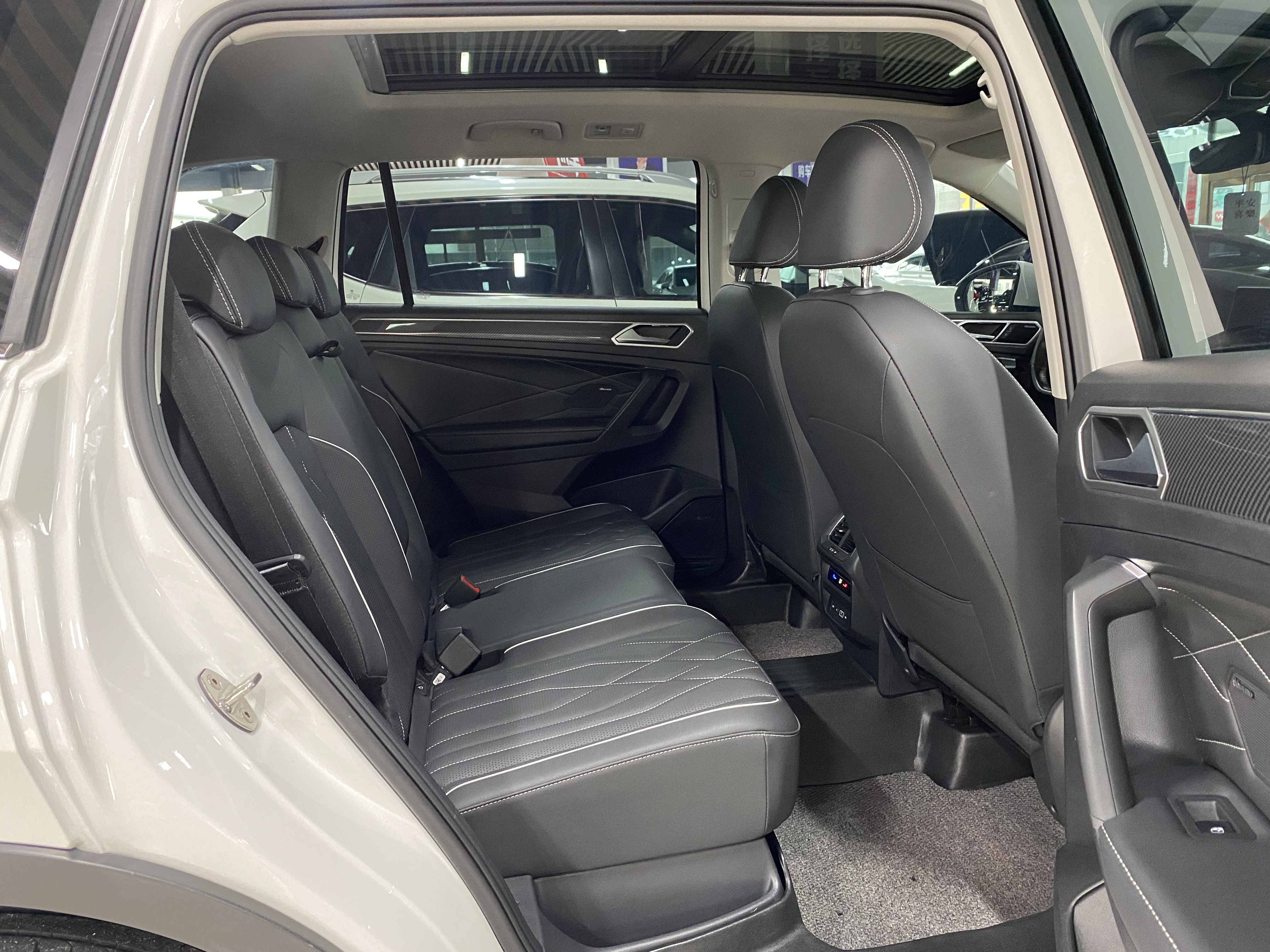 Volkswagen Tiguan L 2022 #19 Volkswagen Tiguan L 2022 car image #19