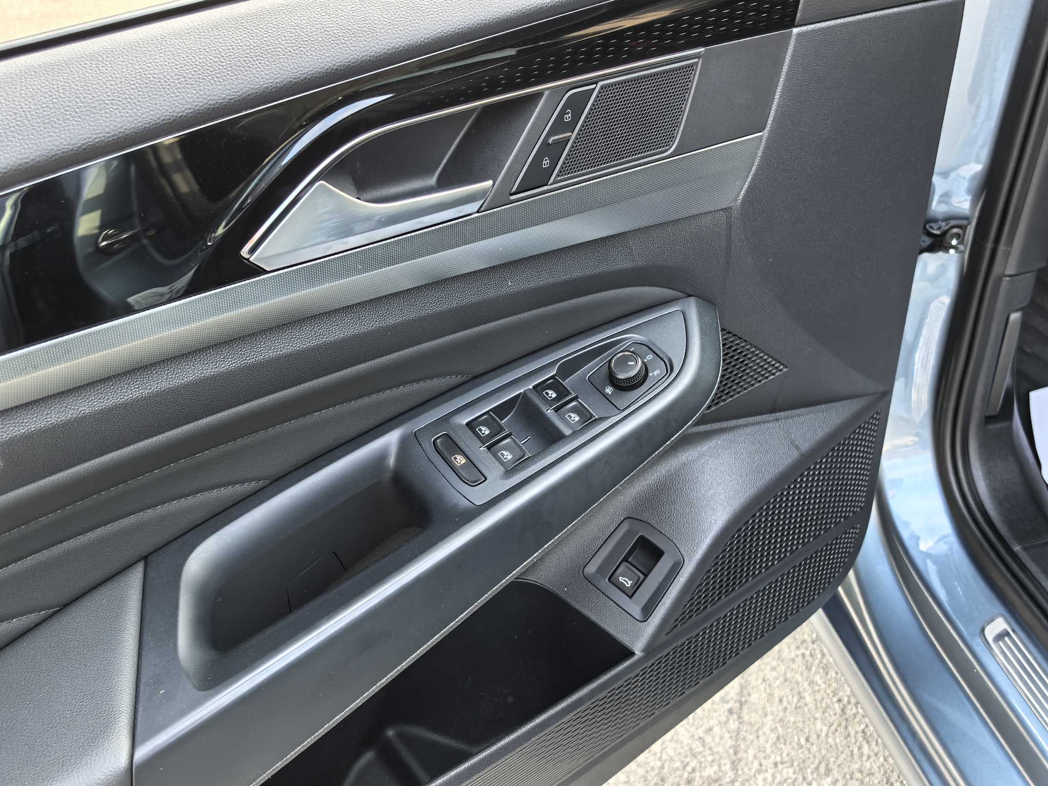 Volkswagen Passat 2022 صورة سيارة #19