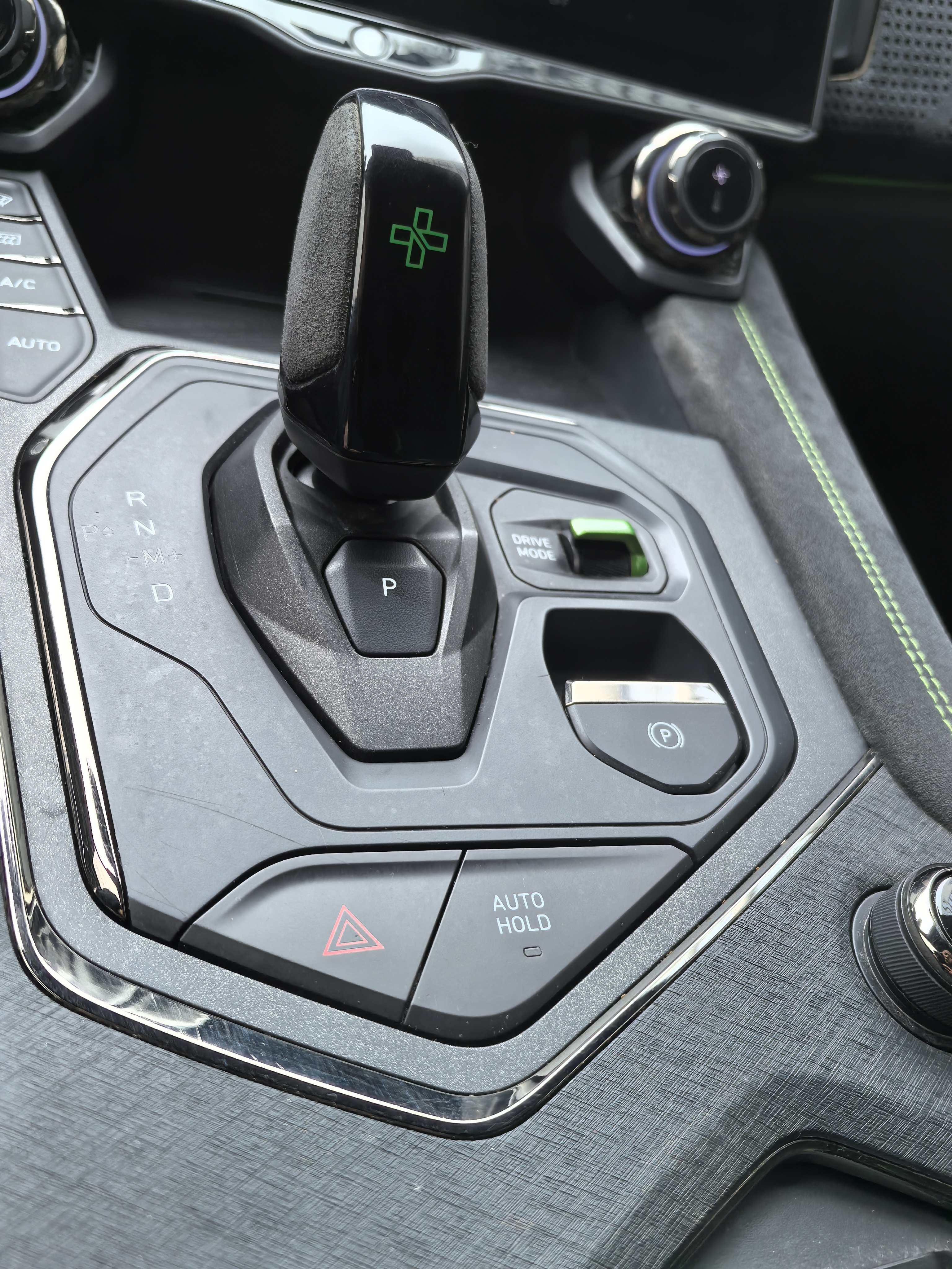 Lynk & Co 05 2022 car image #19