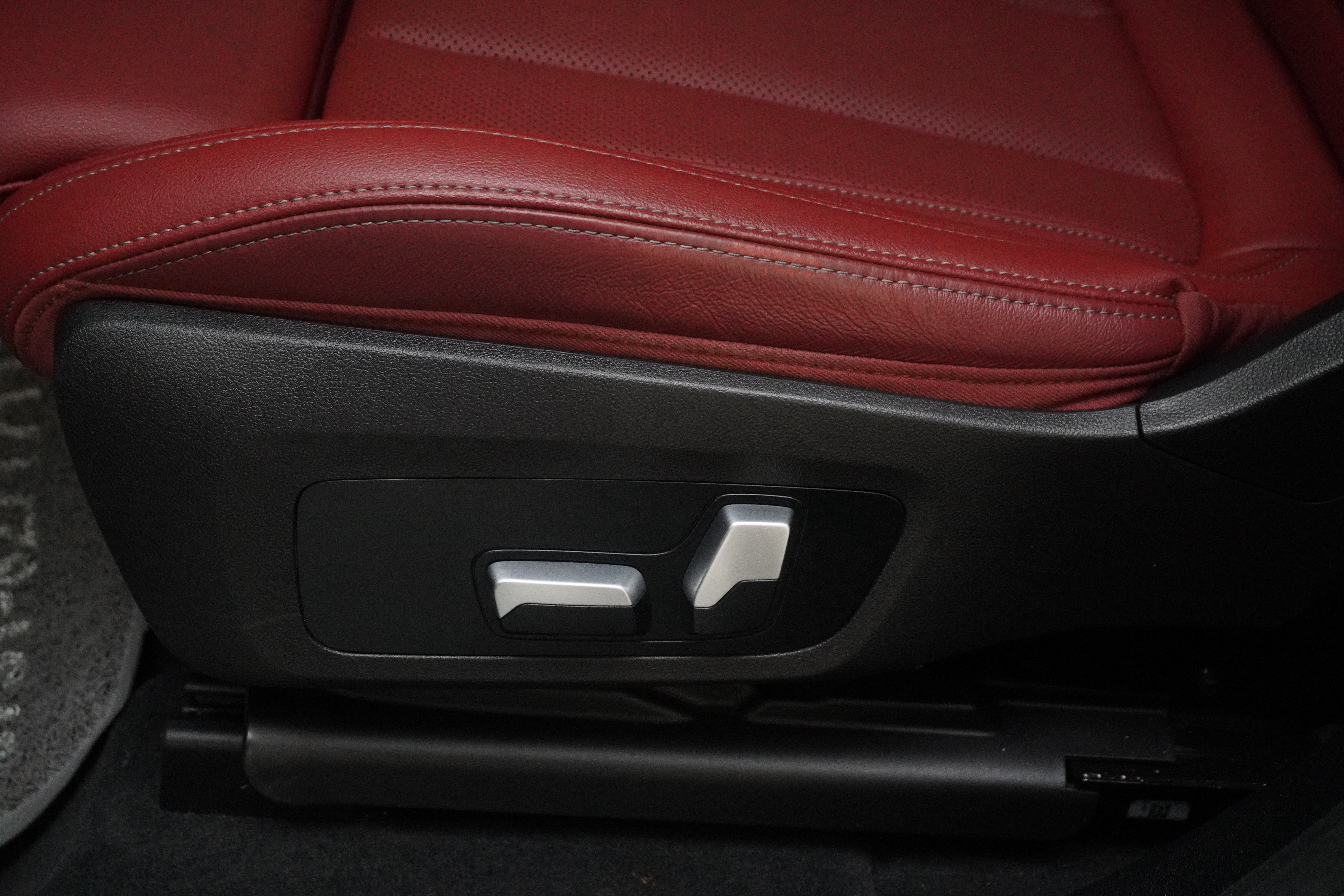 BMW X4 2023 immagine di auto #19