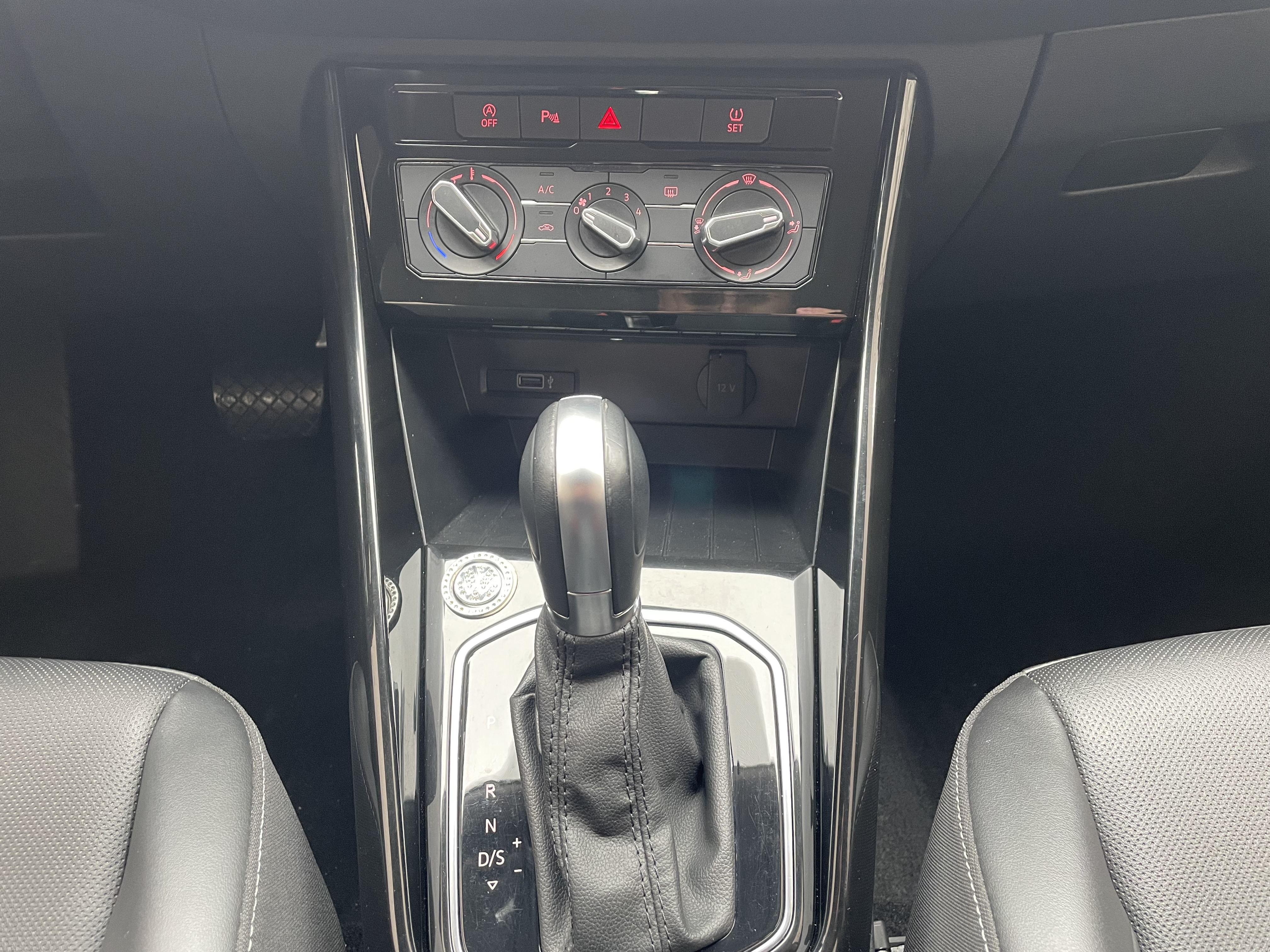 VS5 2022 car image #19