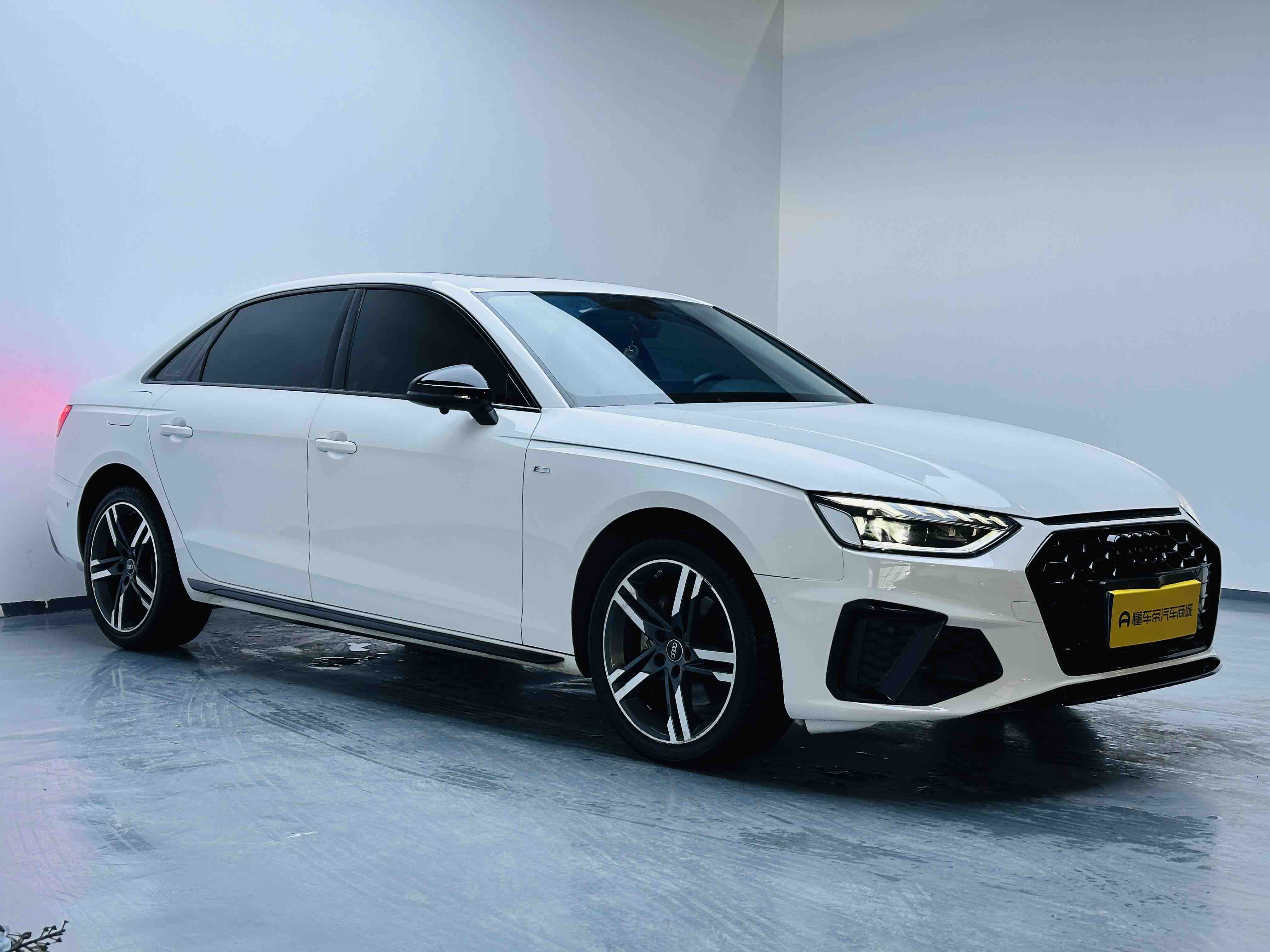 Audi A4L 2022 immagine di auto #19