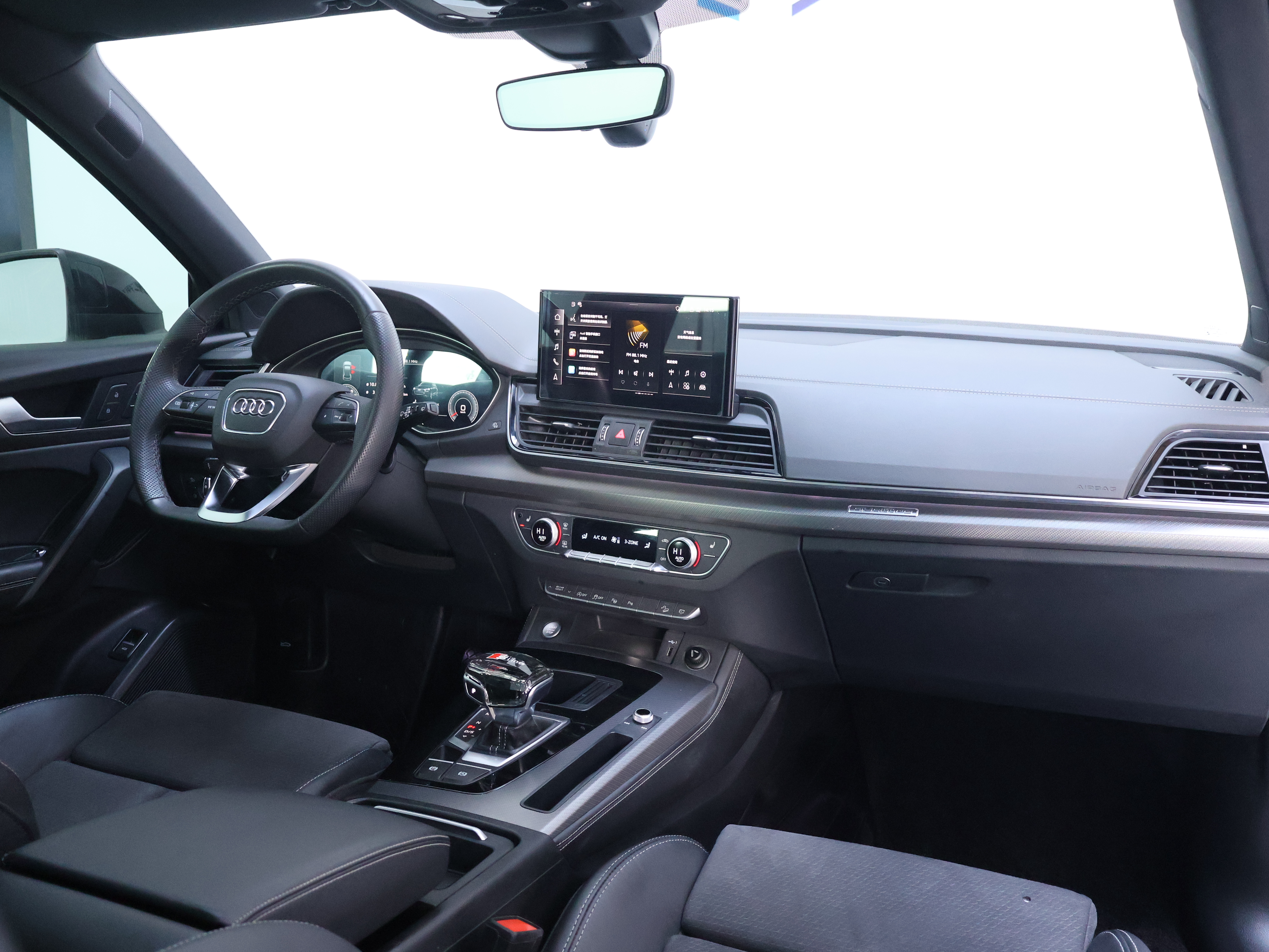 Audi Q5L Sportback 2023 immagine di auto #19