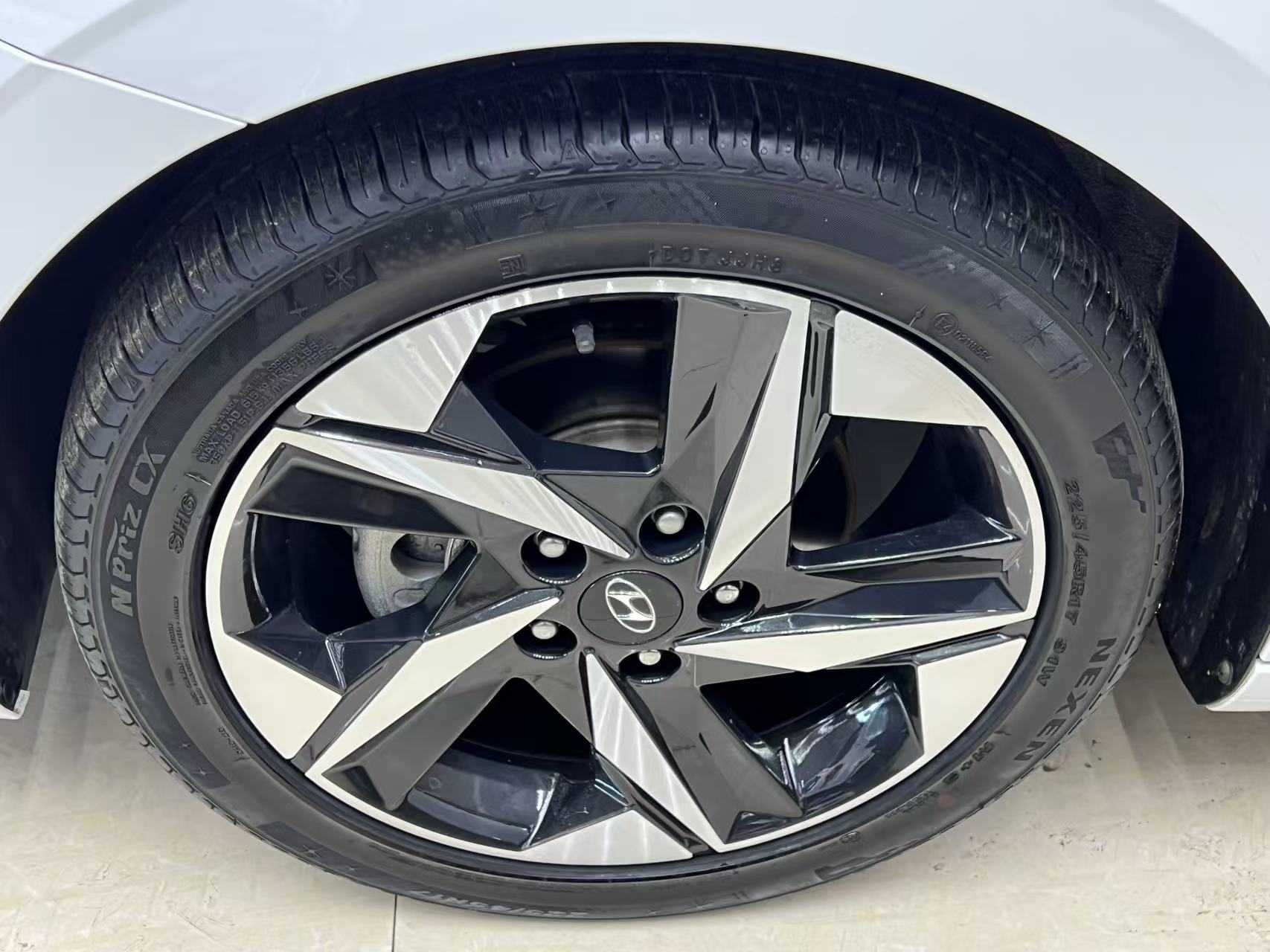 Hyundai Elantra 2022 car image #19