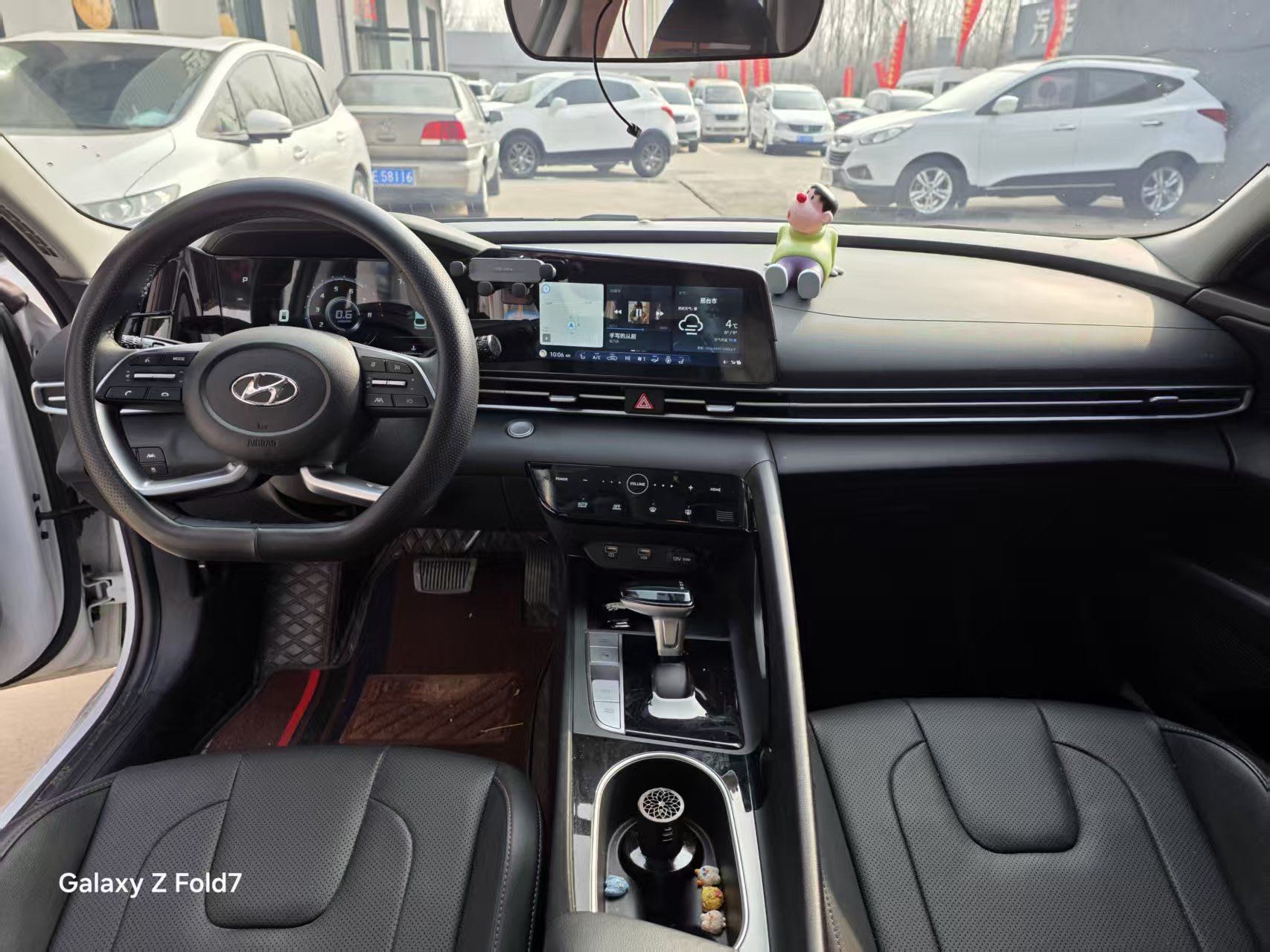 Hyundai Elantra 2023 imagen de coche #19