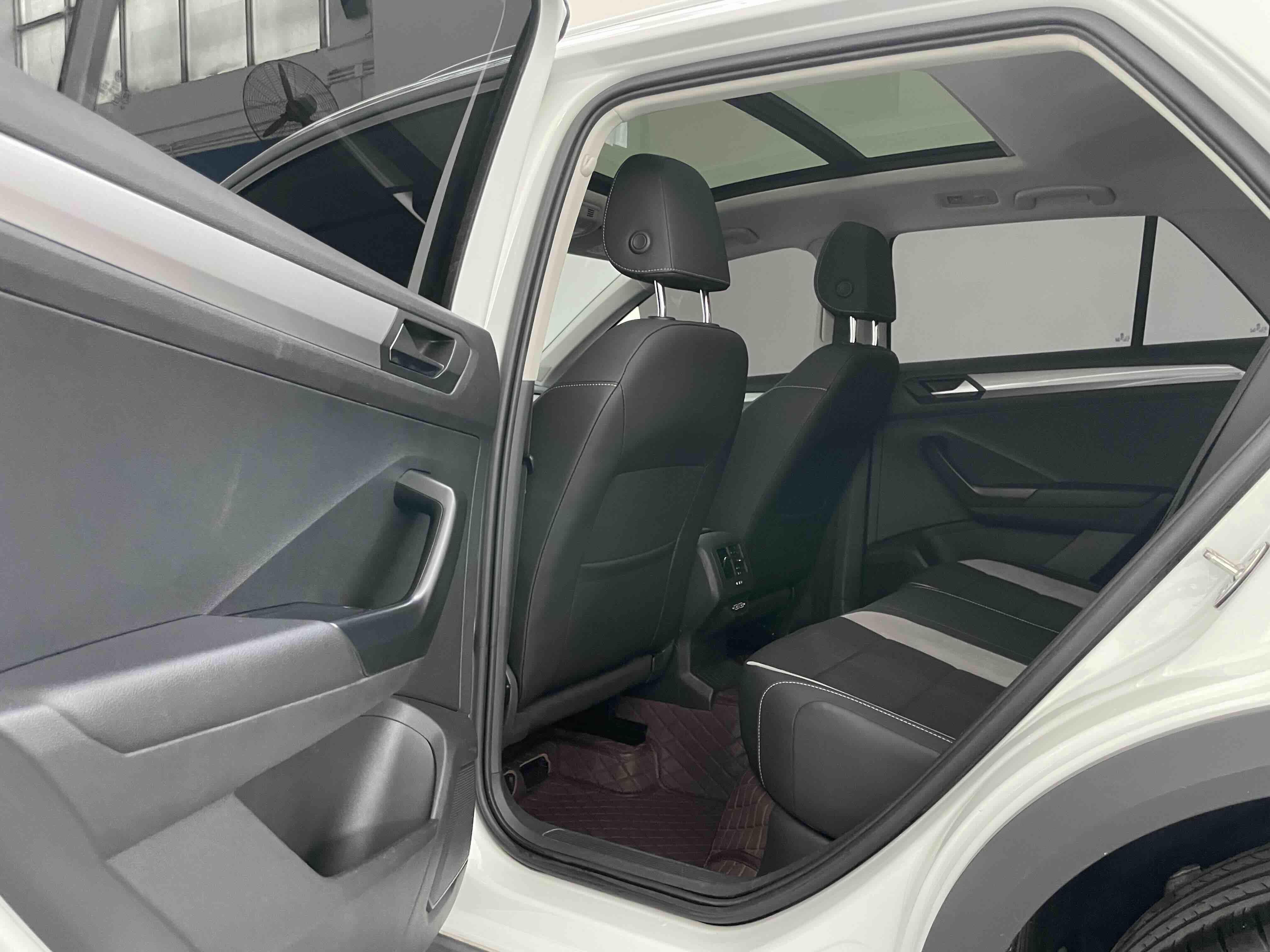 T-Roc 2022 car image #19