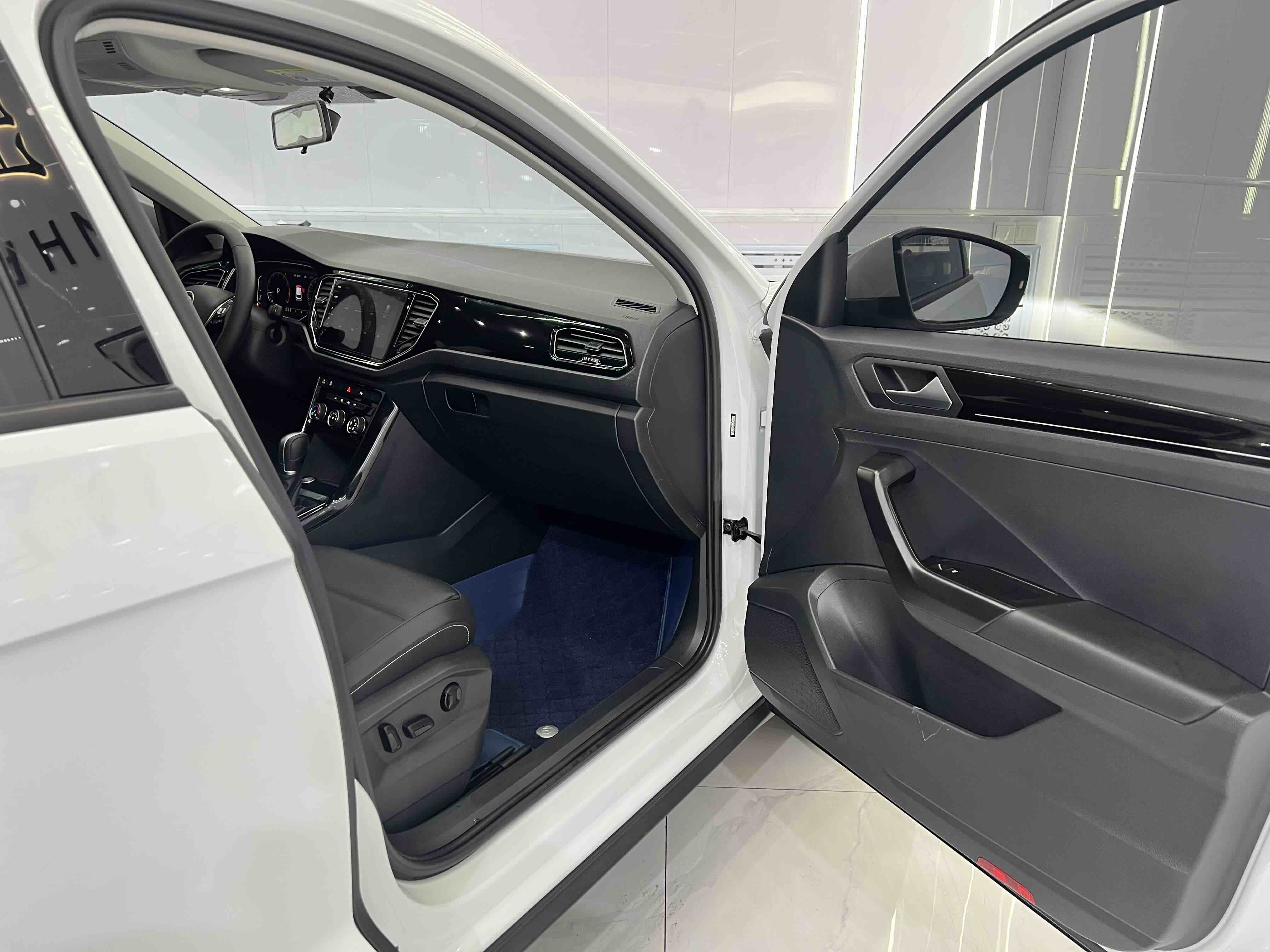 Volkswagen T-Roc 2022 #19 Volkswagen T-Roc 2022 car image #19