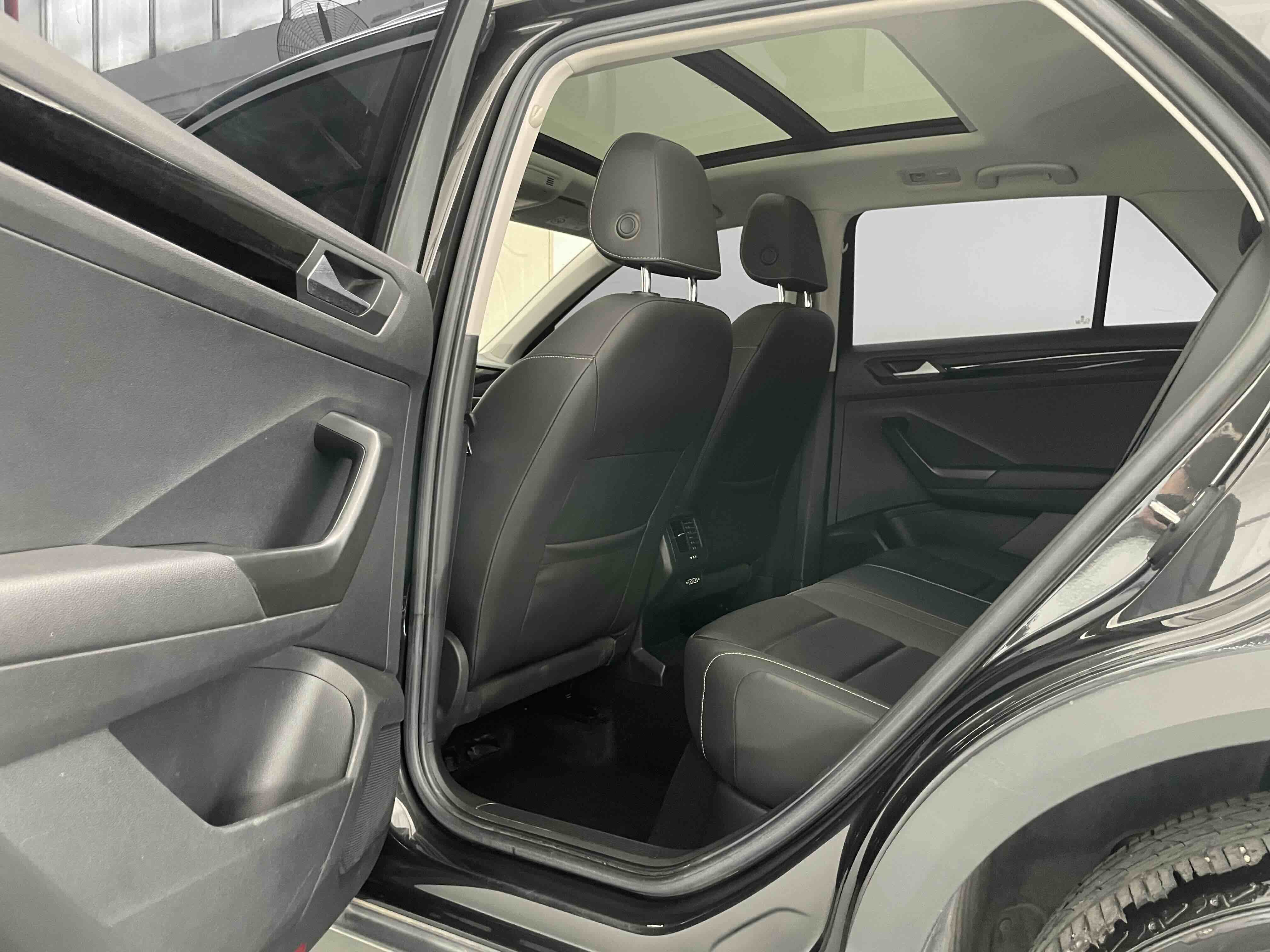 Volkswagen T-Roc 2023 #19 Volkswagen T-Roc 2023 car image #19
