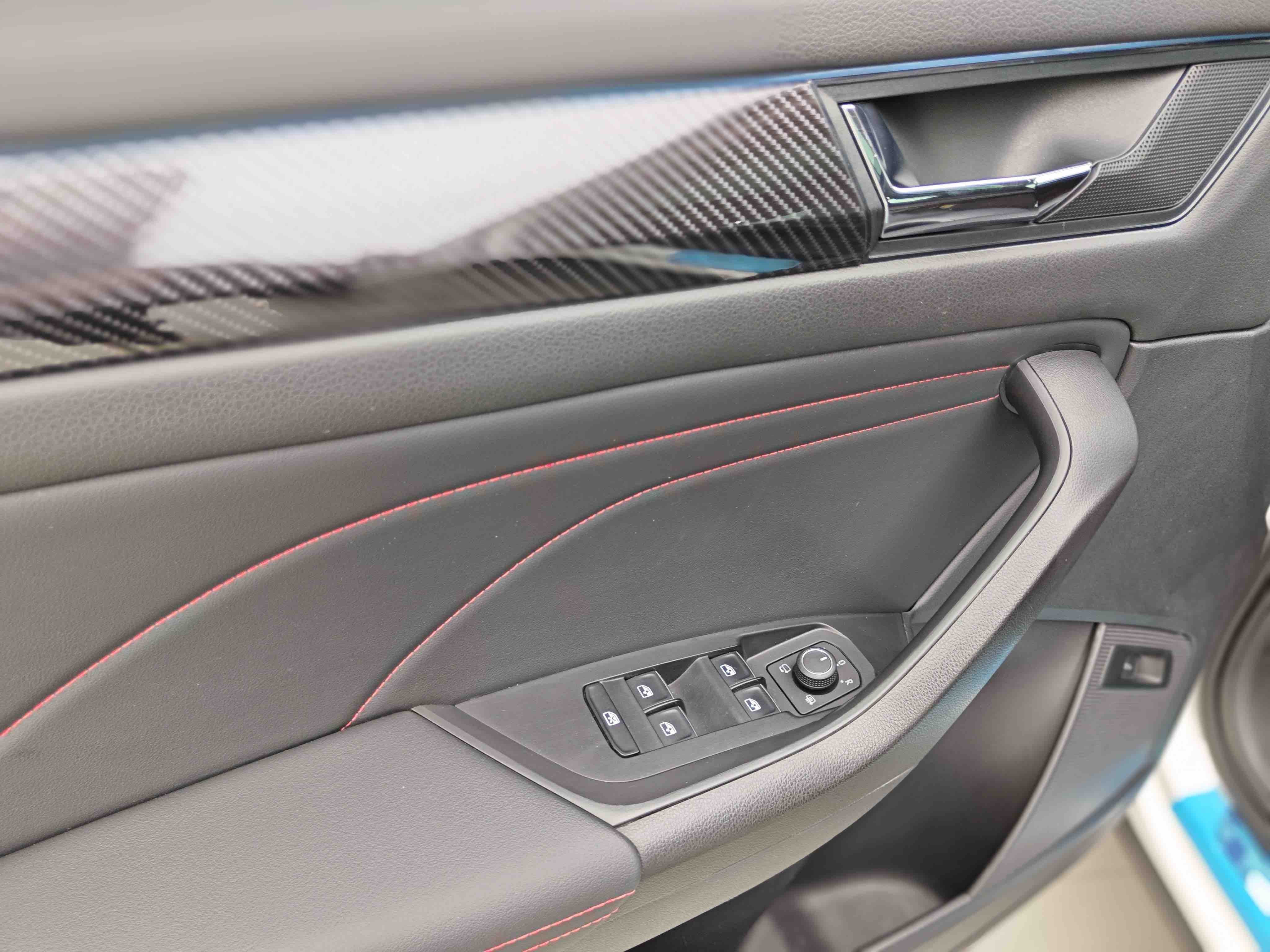 Skoda Kodiaq GT 2023 صورة سيارة #19