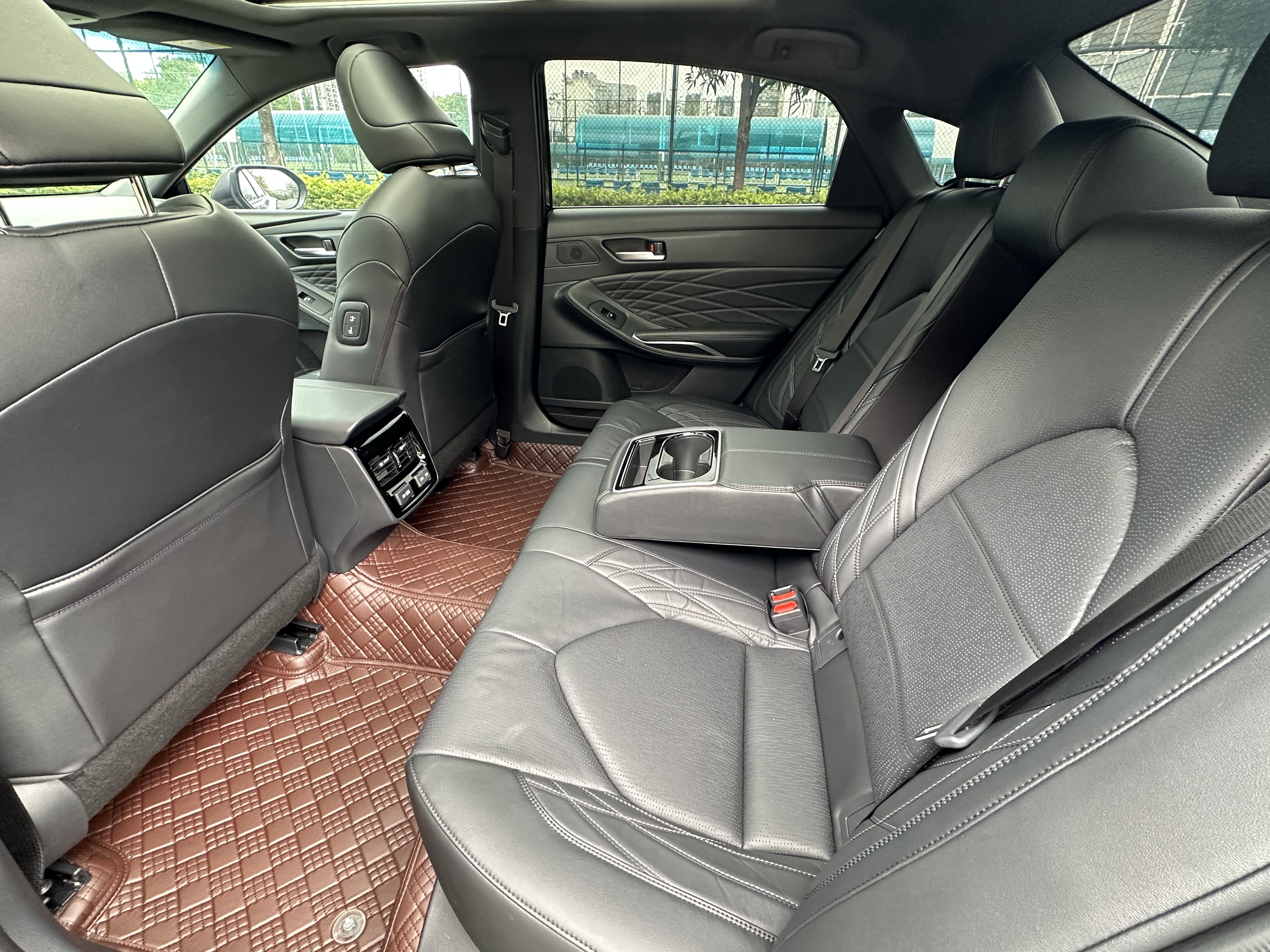 Toyota Avalon 2023 car image #19