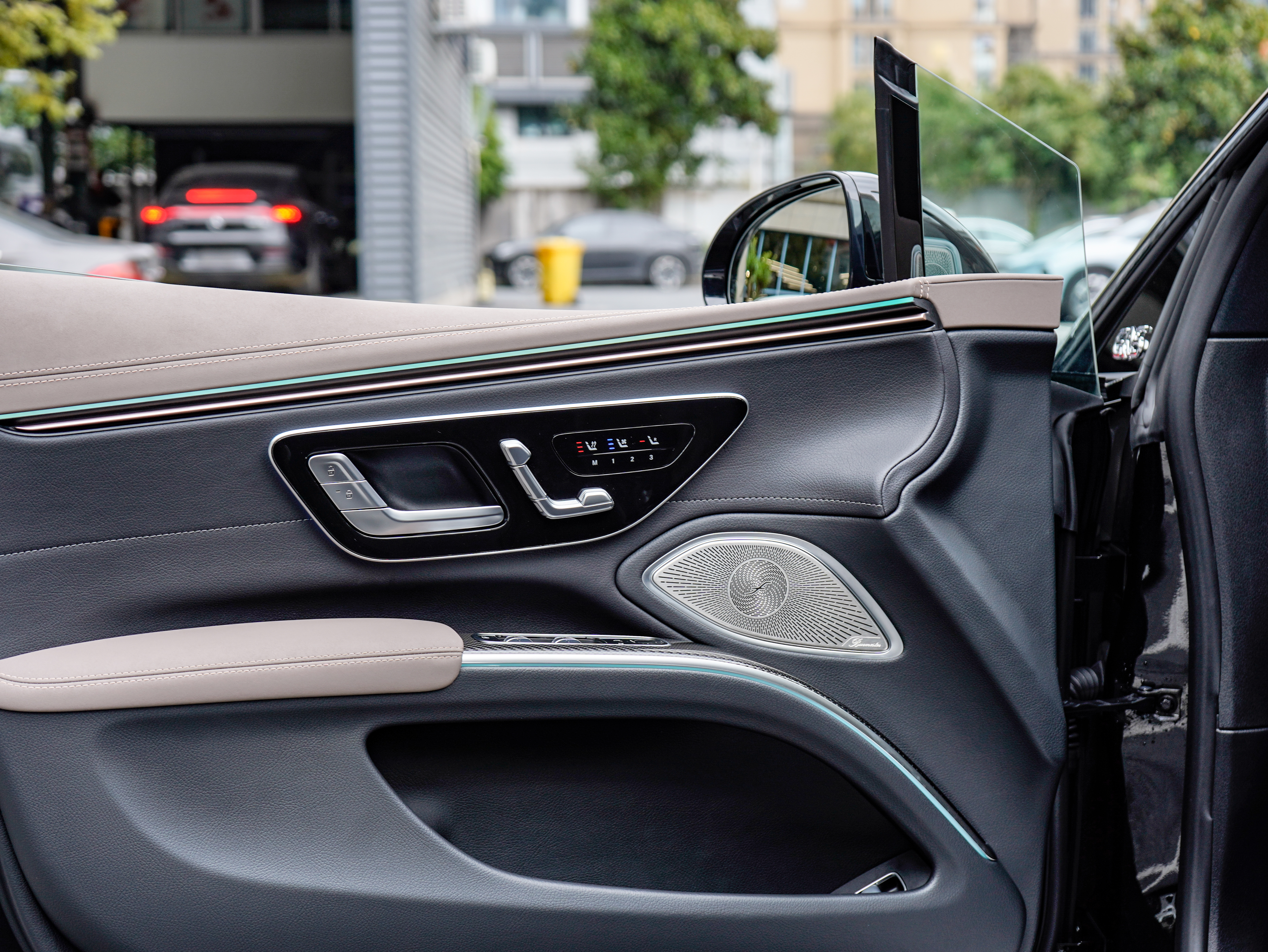 Mercedes-Benz EQS AMG 2023 imagen de coche #19