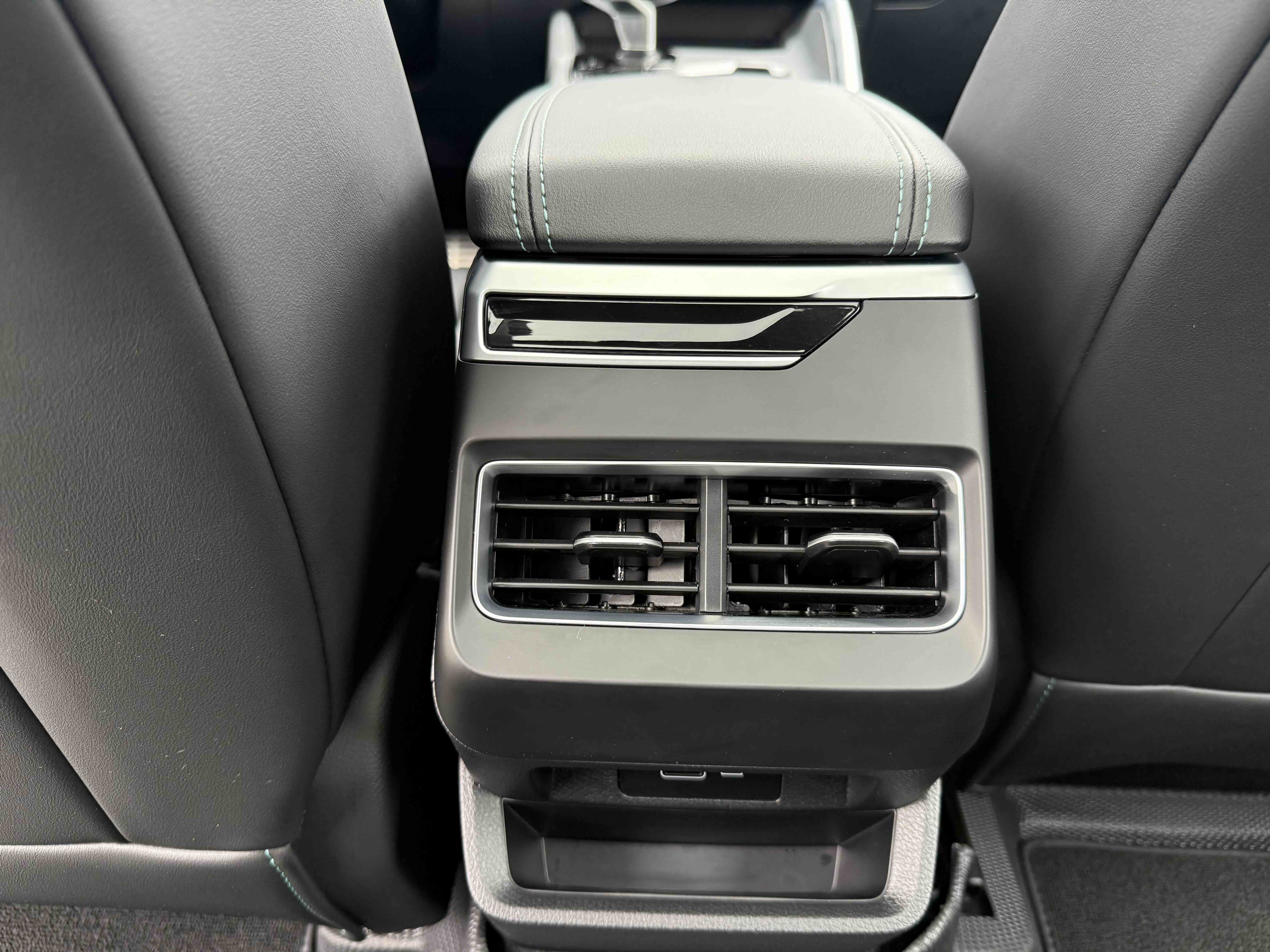 Preface 2024 immagine di auto #19