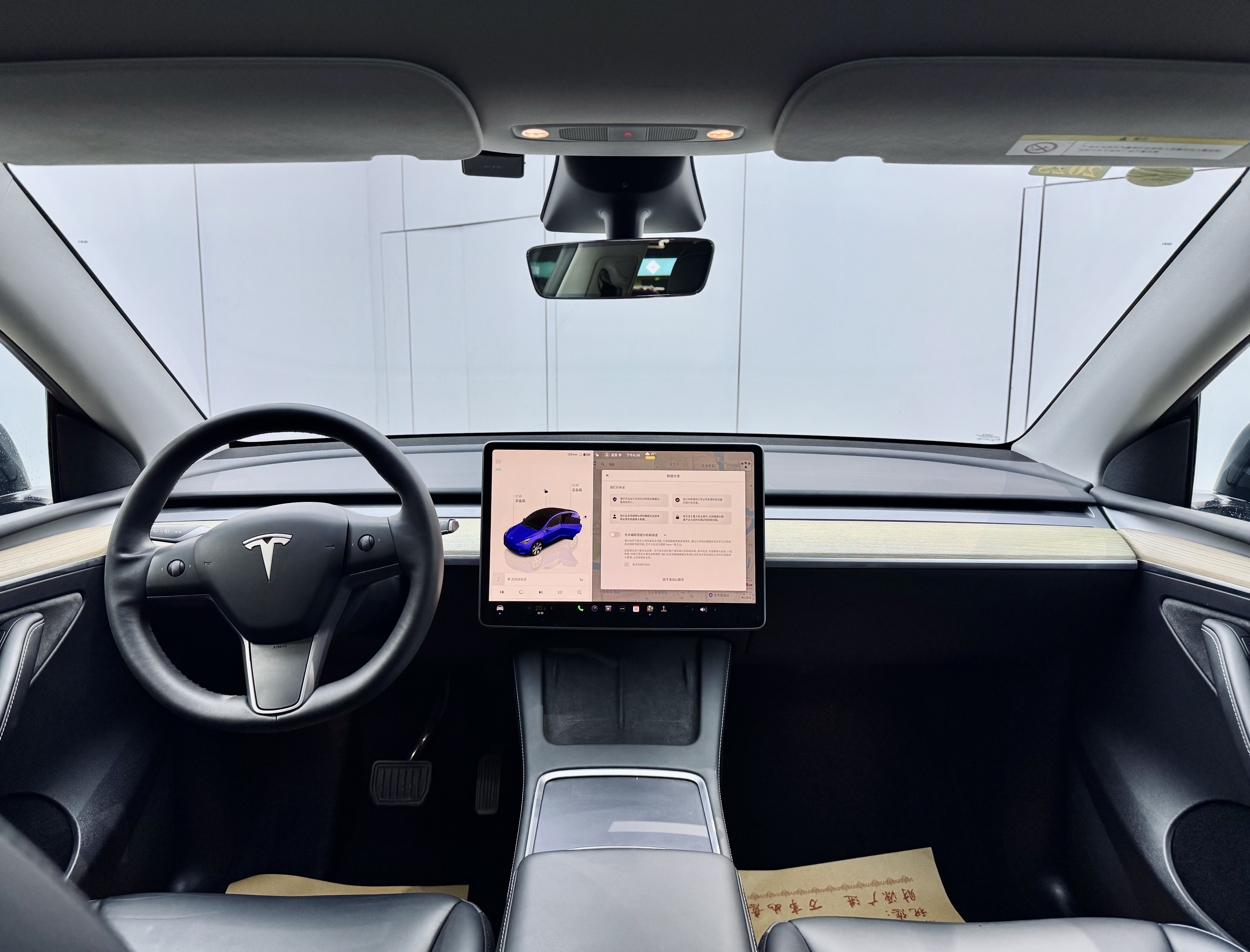 Tesla Model Y 2023 car image #19