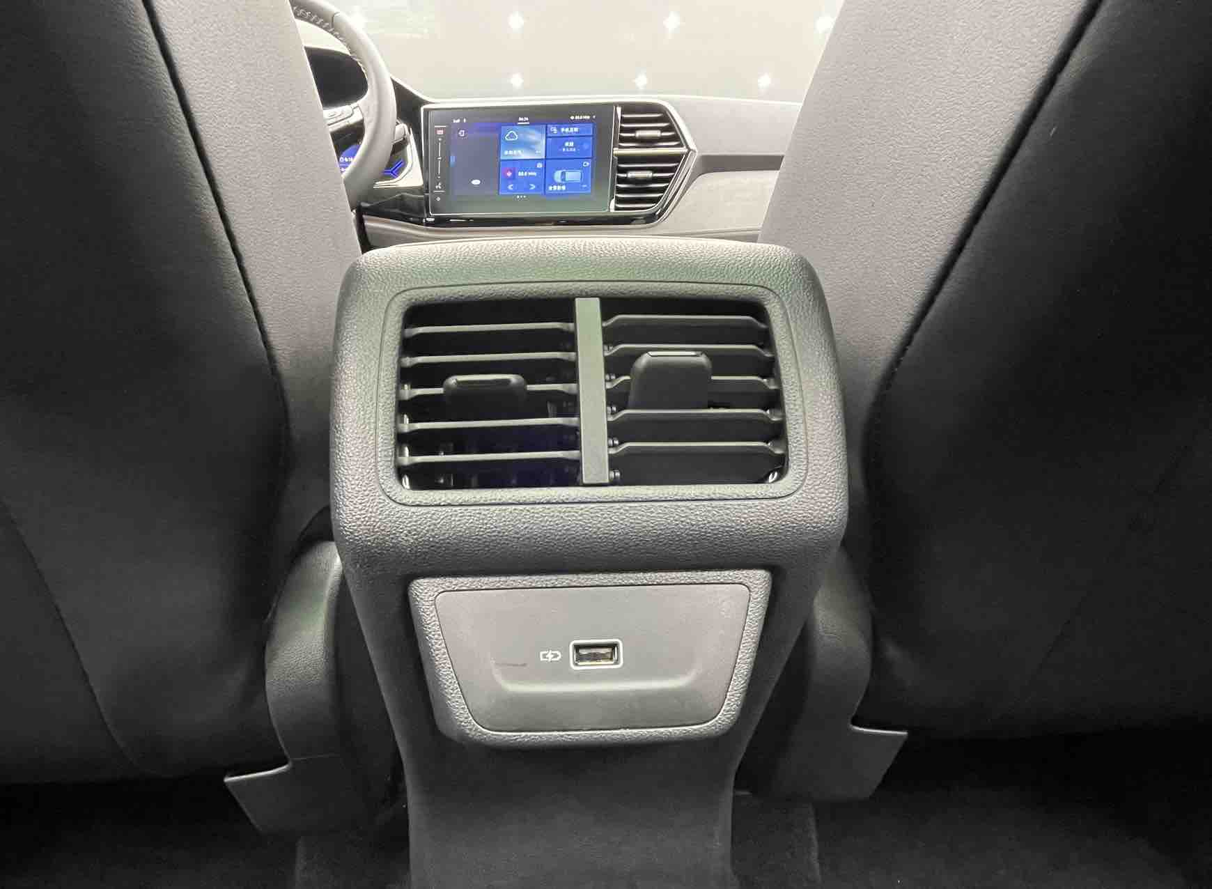Jetta VS7 2022 car image #19