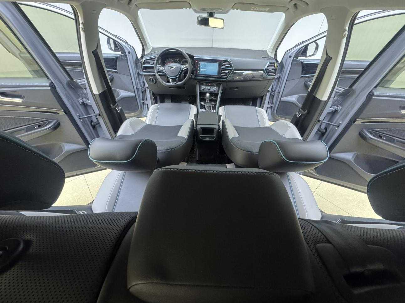 VS5 2023 car image #19