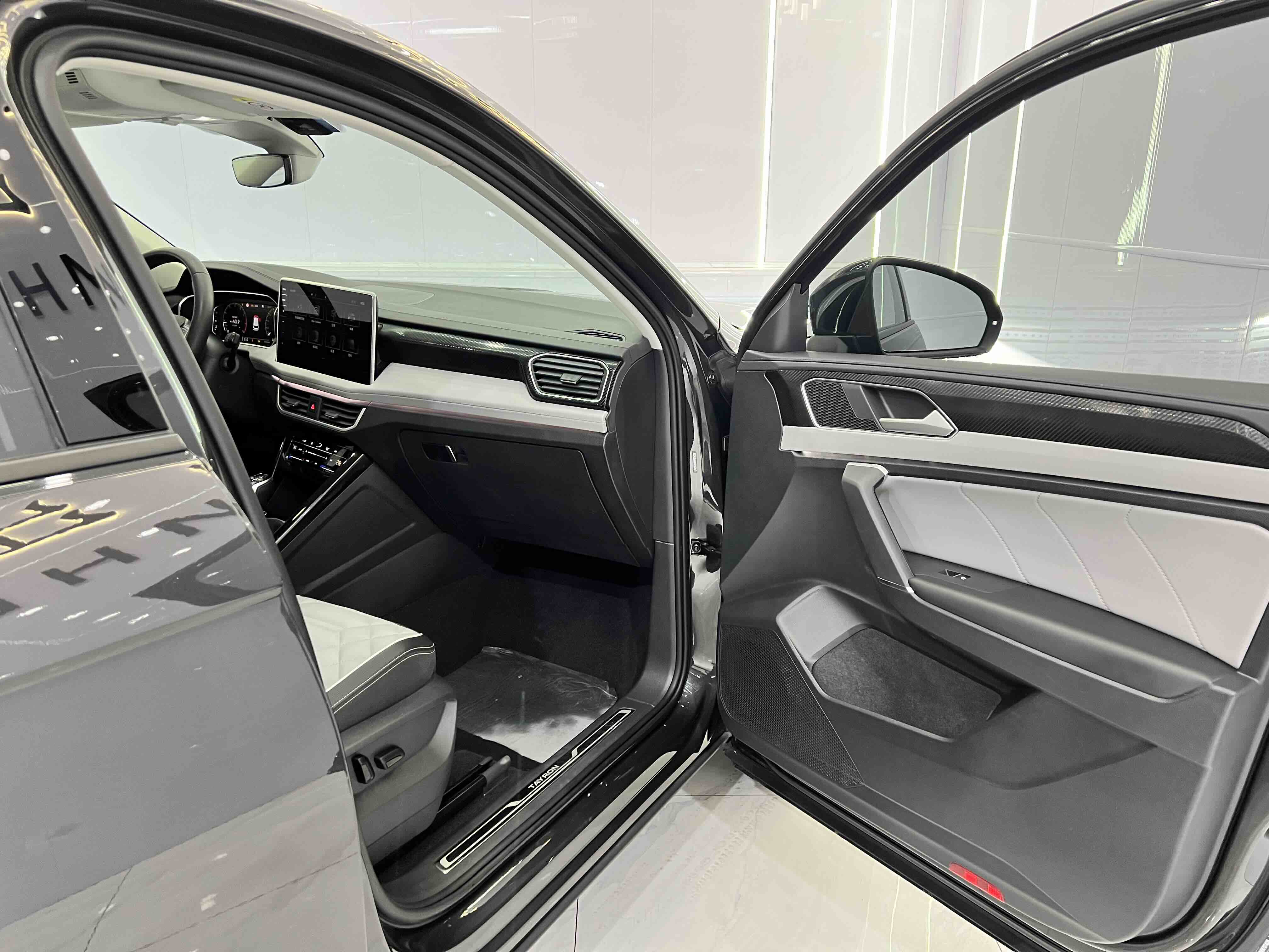 Volkswagen Tayron 2023 immagine di auto #19